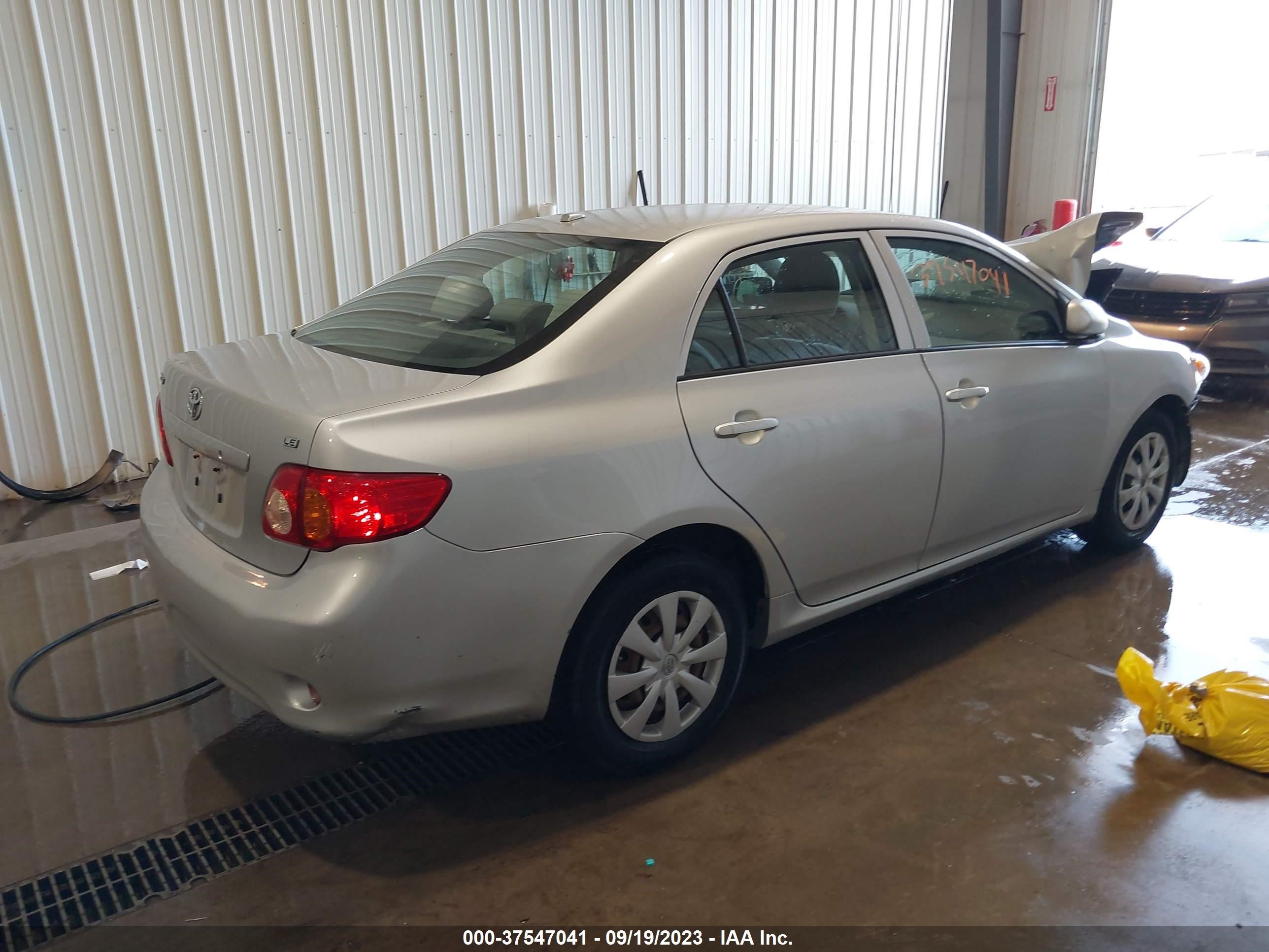 Photo 3 VIN: 1NXBU40E99Z095305 - TOYOTA COROLLA 