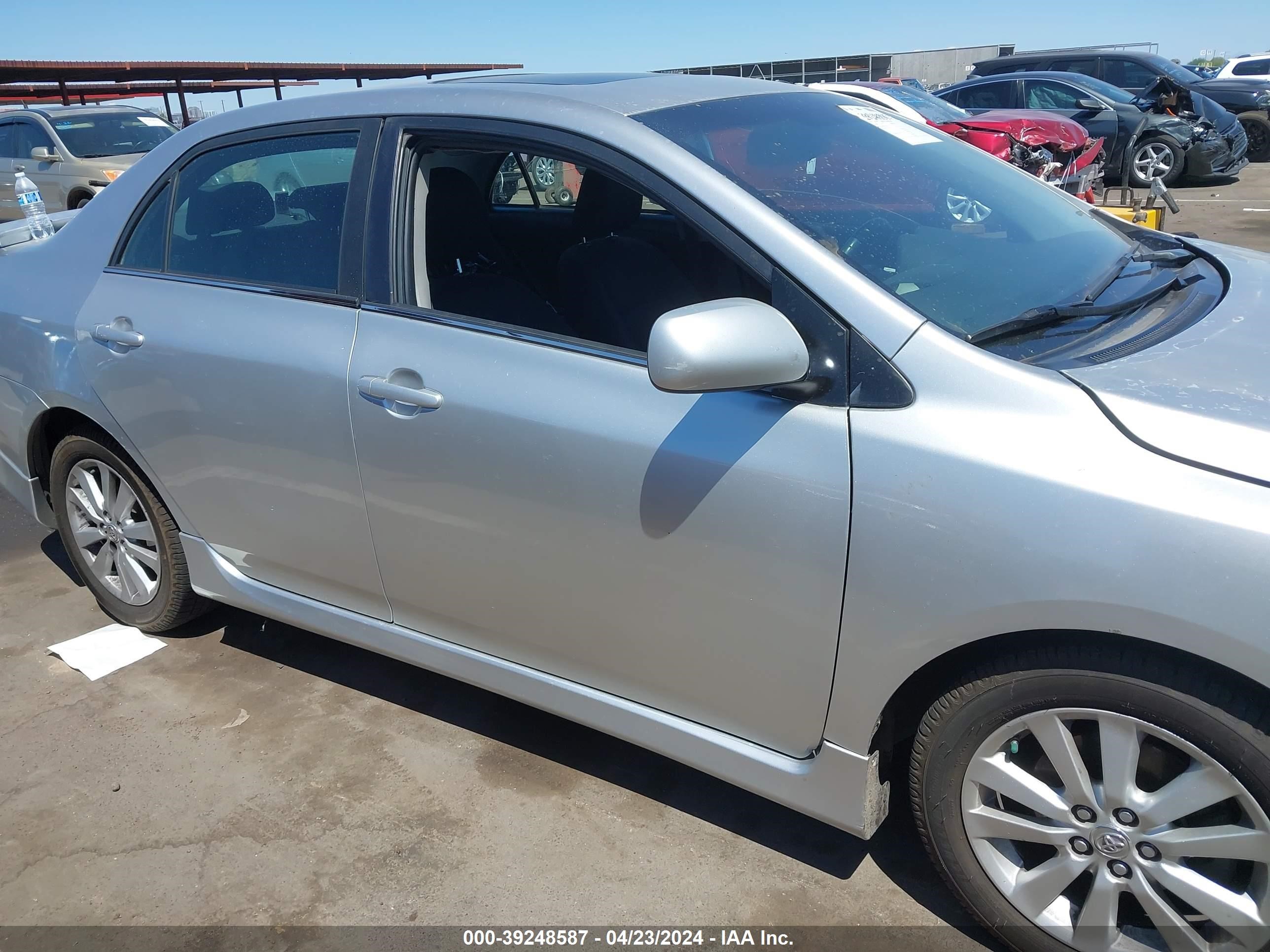 Photo 12 VIN: 1NXBU40EX9Z085110 - TOYOTA COROLLA 