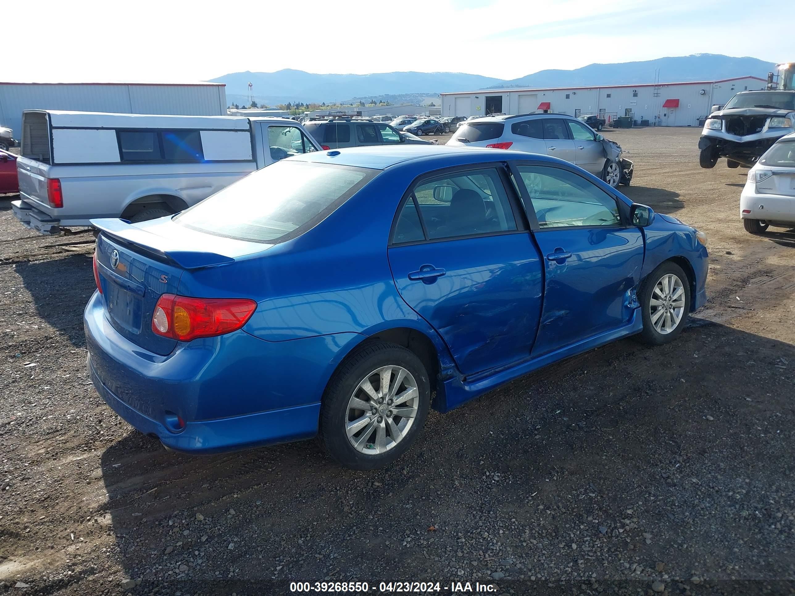 Photo 3 VIN: 1NXBU40EX9Z136668 - TOYOTA COROLLA 