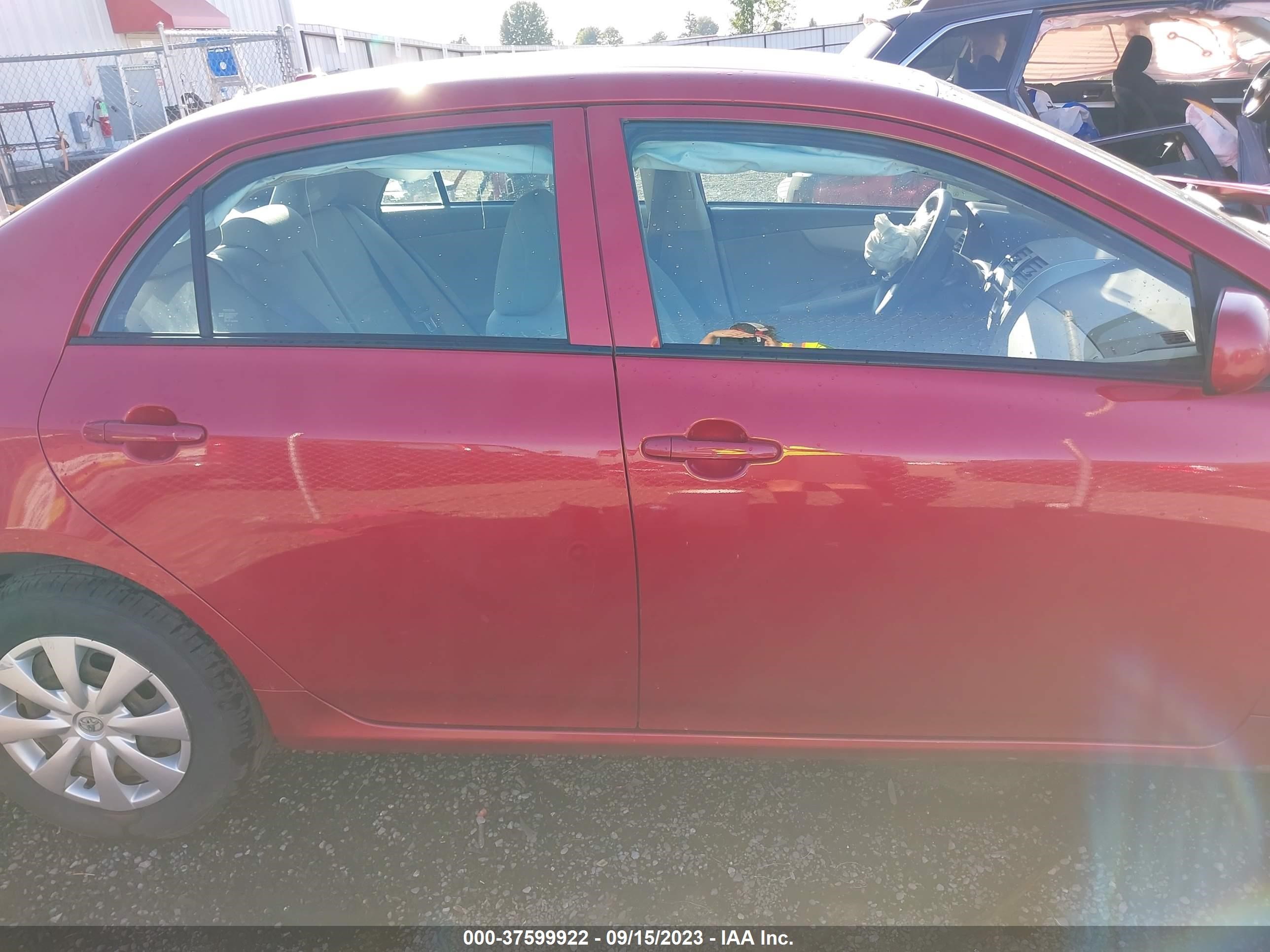 Photo 11 VIN: 1NXBU4EE0AZ186072 - TOYOTA COROLLA 