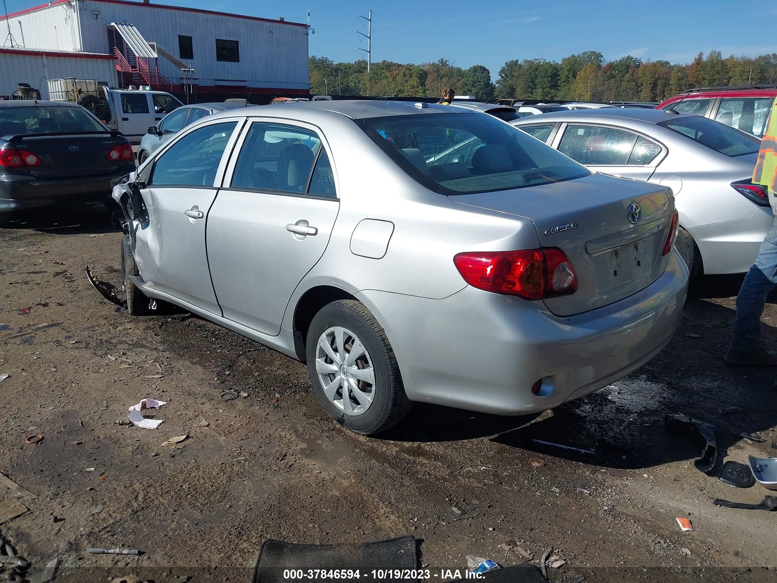 Photo 2 VIN: 1NXBU4EE1AZ256923 - TOYOTA COROLLA 