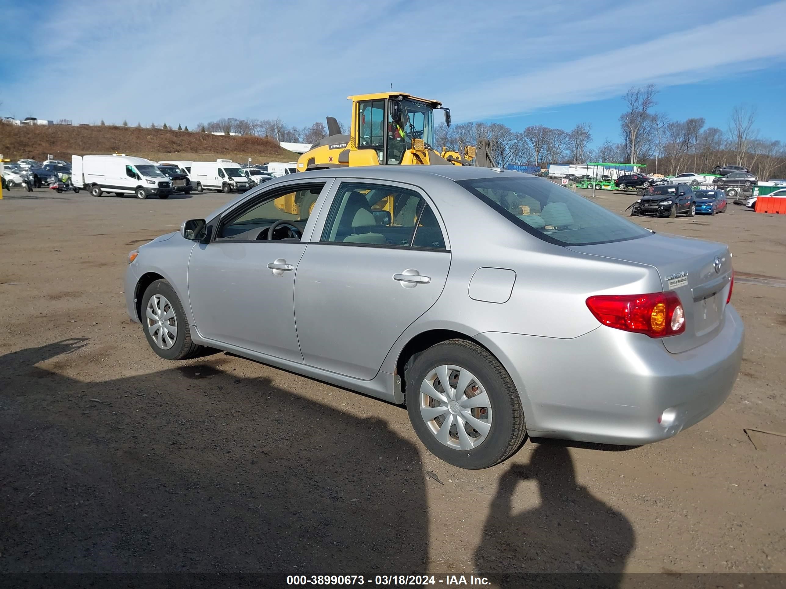 Photo 2 VIN: 1NXBU4EE1AZ359095 - TOYOTA COROLLA 