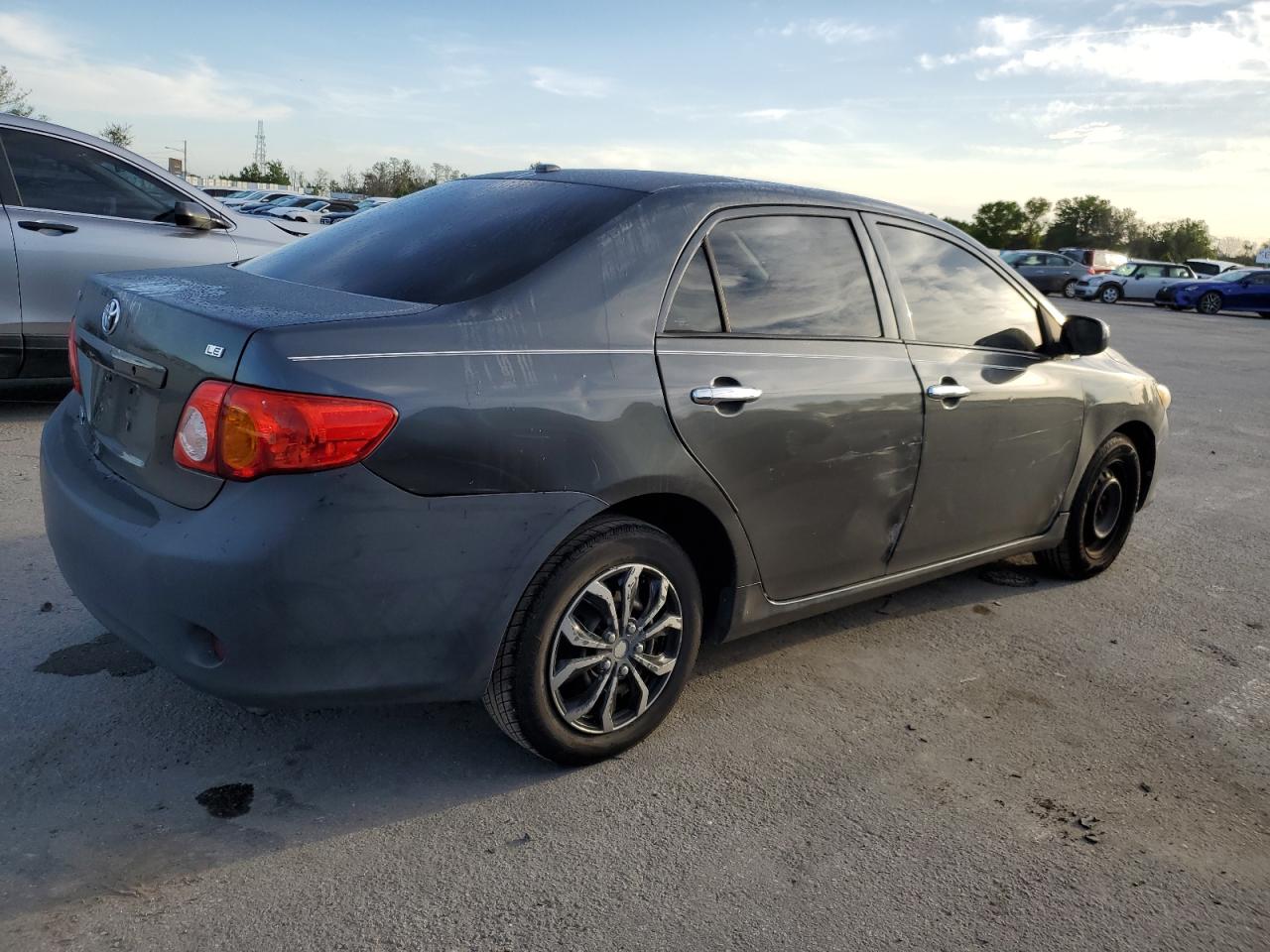 Photo 2 VIN: 1NXBU4EE1AZ386460 - TOYOTA COROLLA 