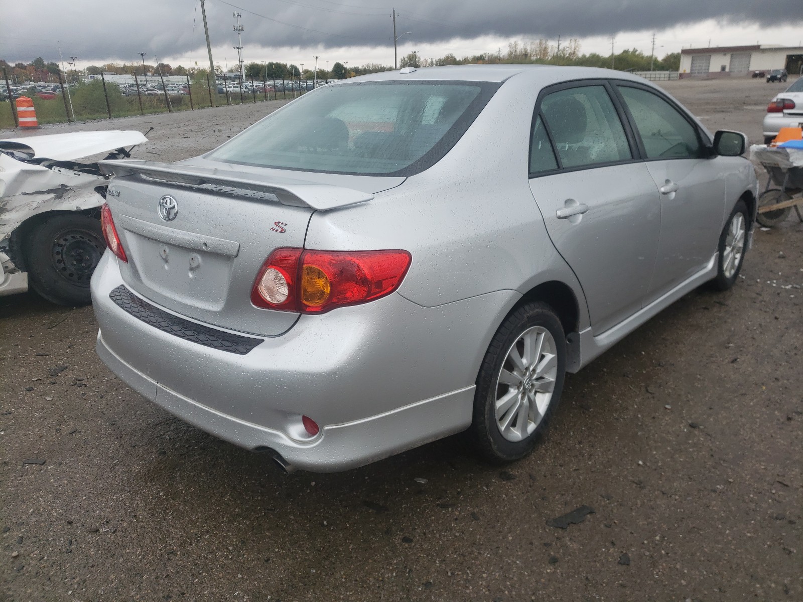 Photo 3 VIN: 1NXBU4EE2AZ385849 - TOYOTA COROLLA BA 