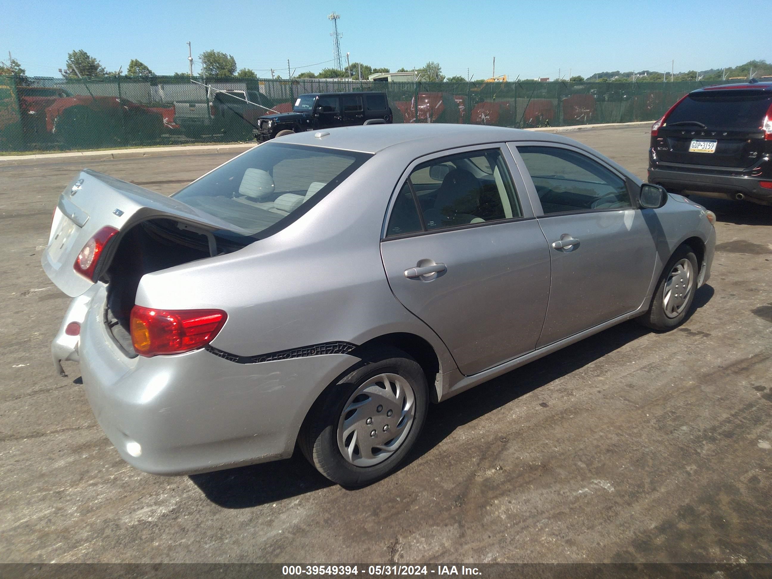 Photo 3 VIN: 1NXBU4EE3AZ338717 - TOYOTA COROLLA 