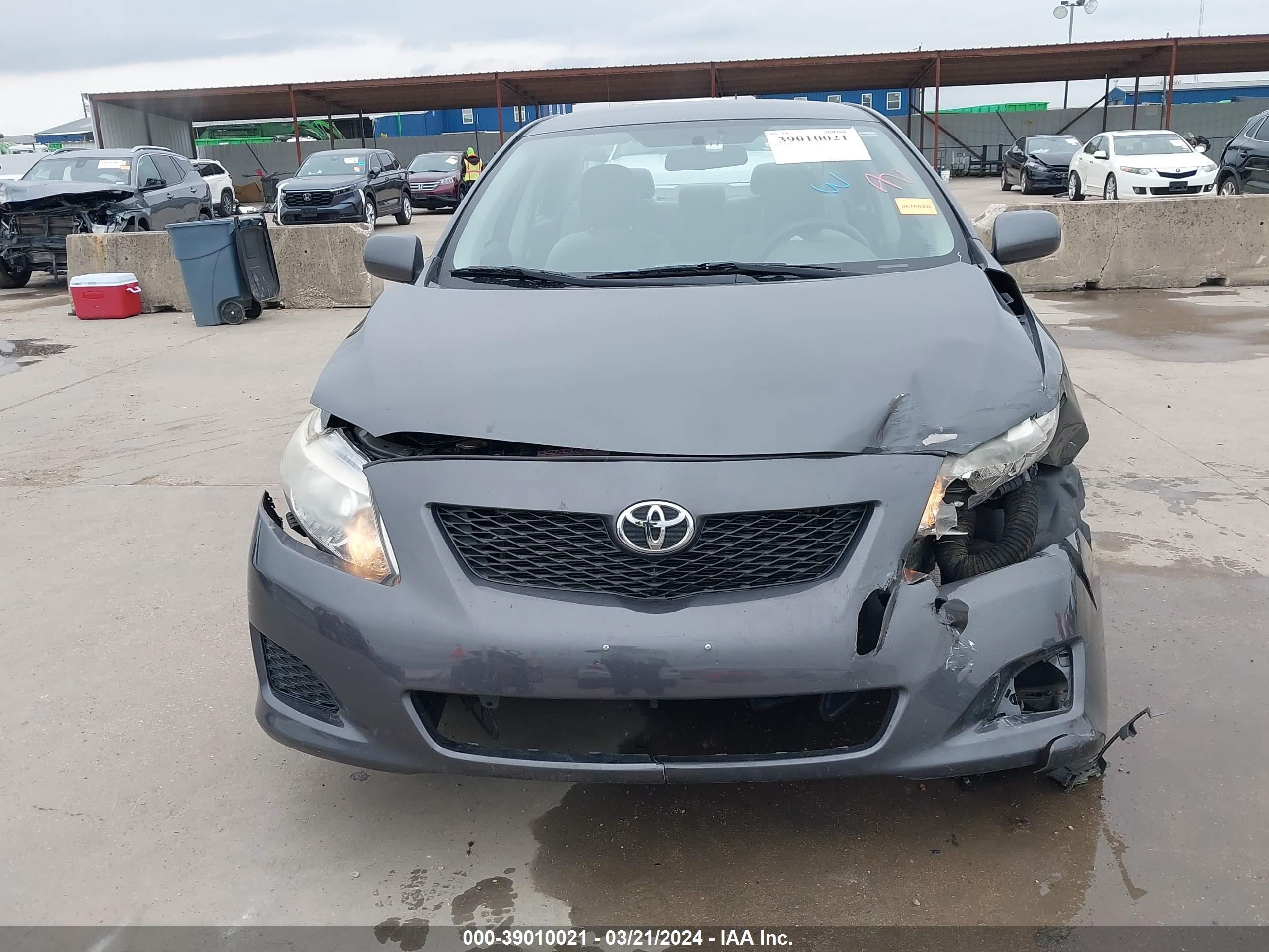 Photo 11 VIN: 1NXBU4EE4AZ358281 - TOYOTA COROLLA 