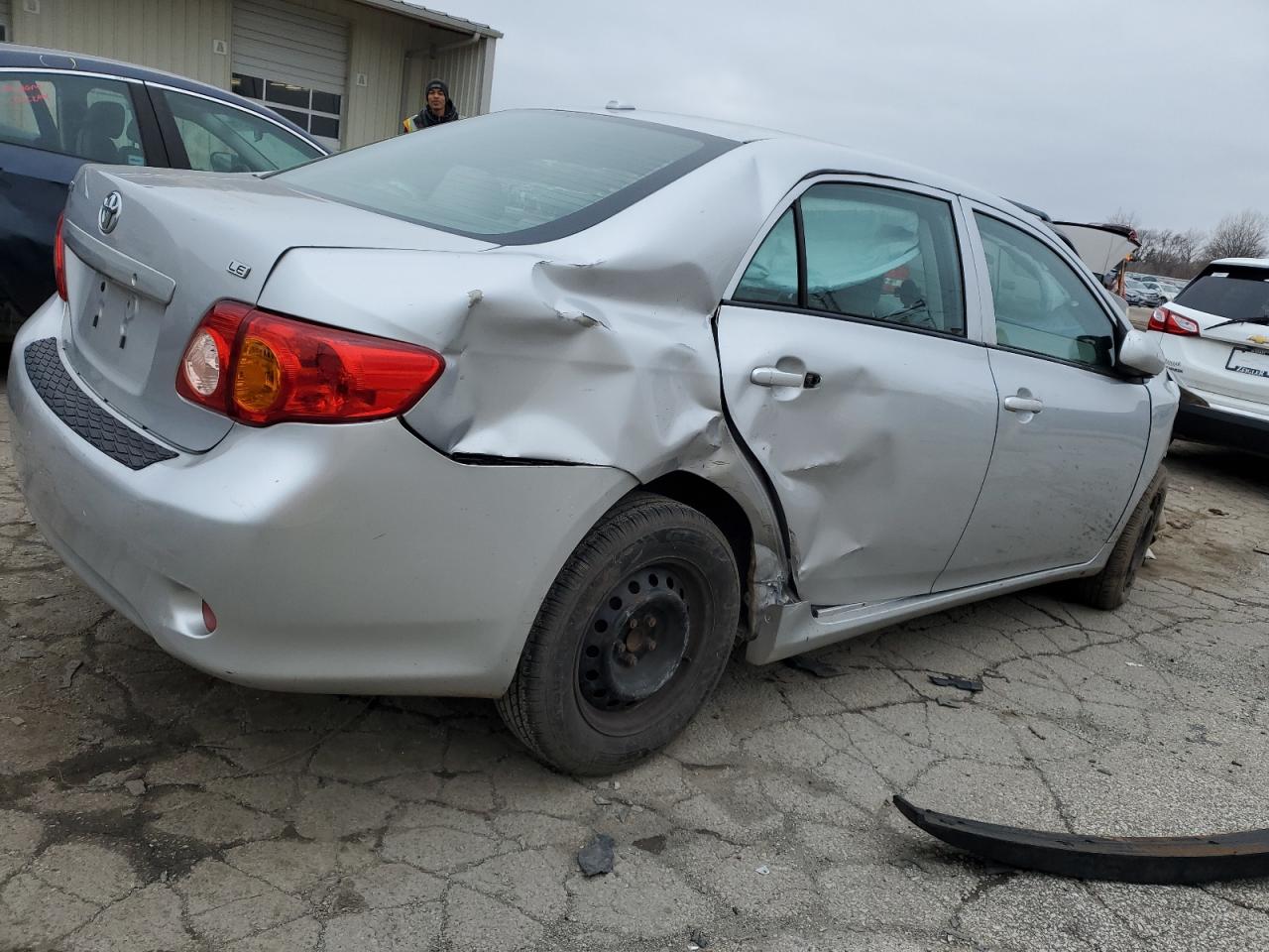 Photo 2 VIN: 1NXBU4EE5AZ211449 - TOYOTA COROLLA 