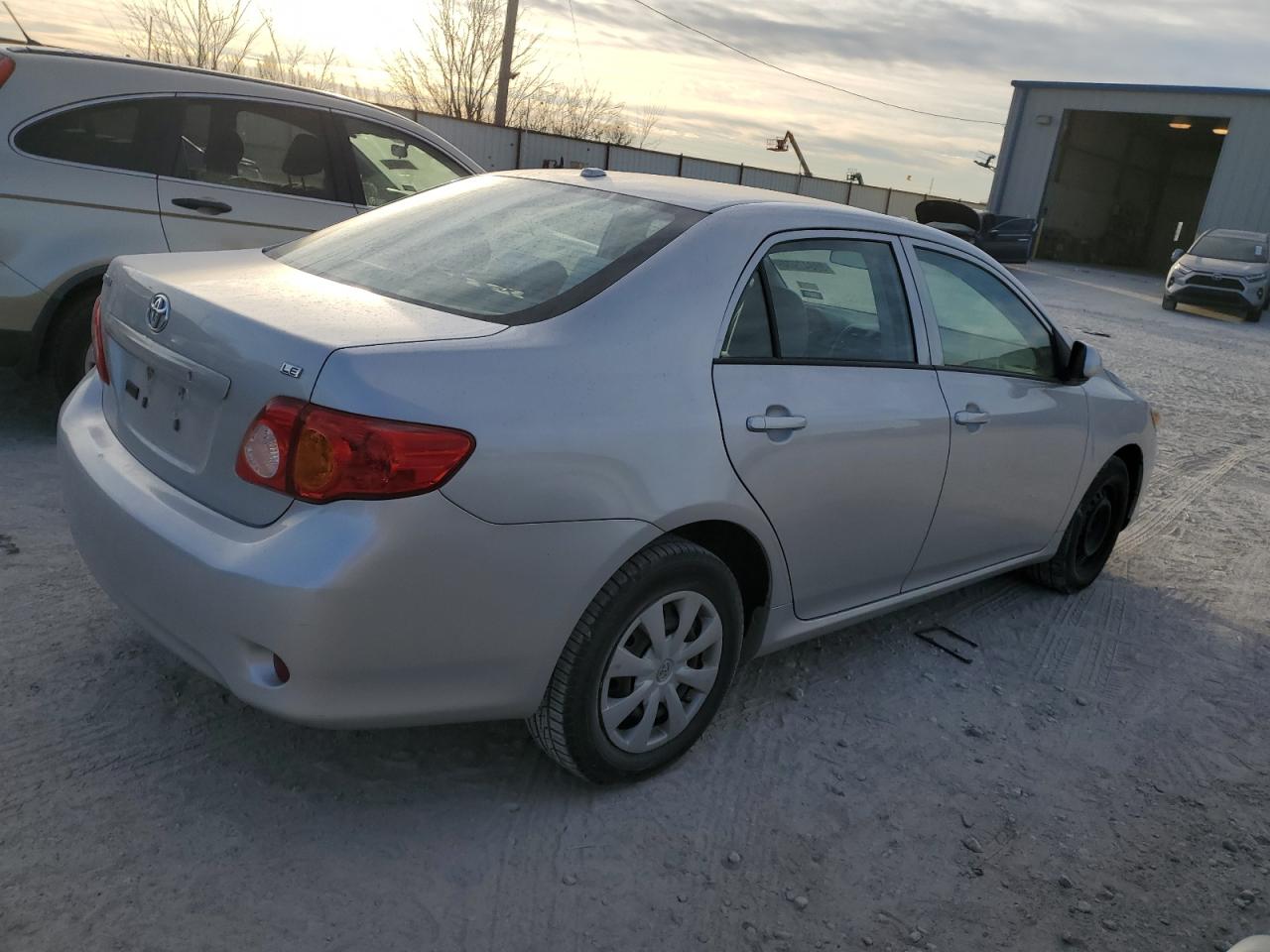 Photo 2 VIN: 1NXBU4EE5AZ345720 - TOYOTA COROLLA 