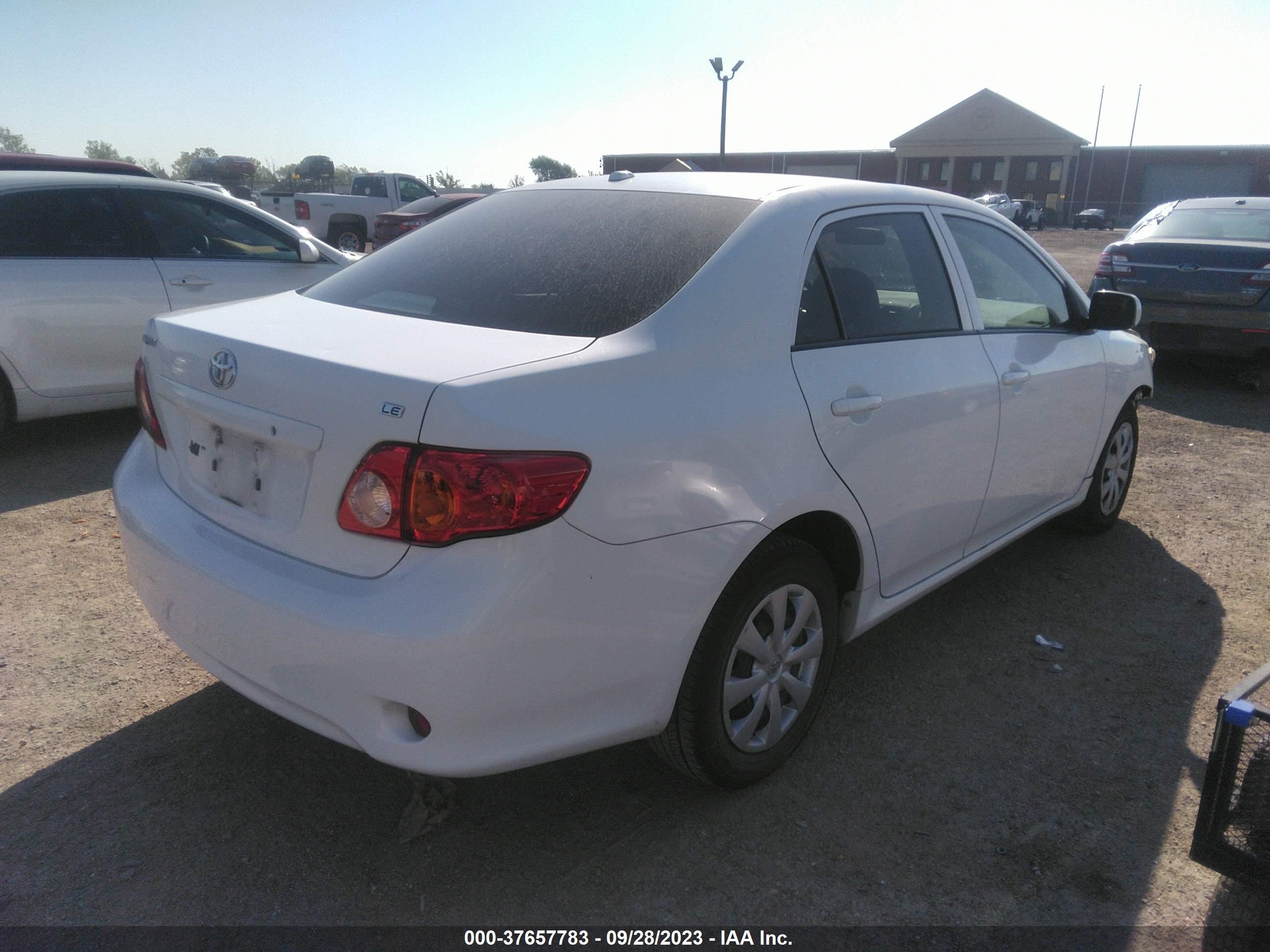 Photo 3 VIN: 1NXBU4EE7AZ290851 - TOYOTA COROLLA 