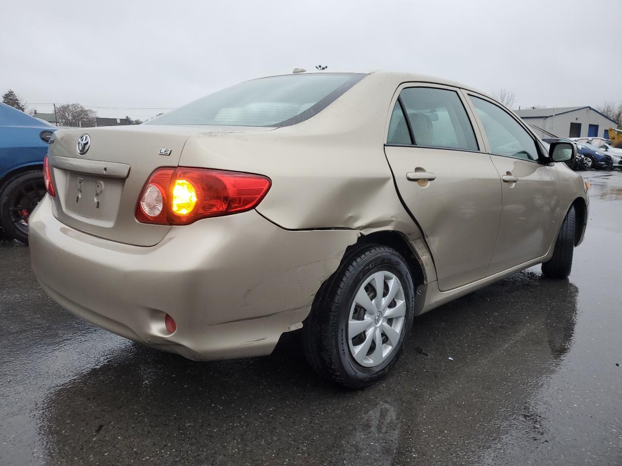 Photo 2 VIN: 1NXBU4EE7AZ339143 - TOYOTA COROLLA 