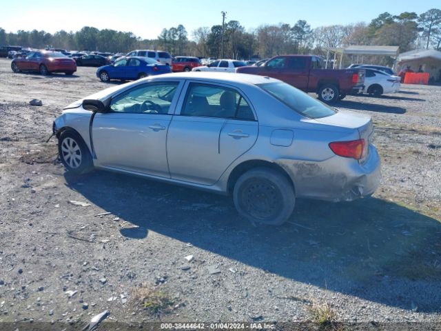 Photo 2 VIN: 1NXBU4EEXAZ199492 - TOYOTA COROLLA 