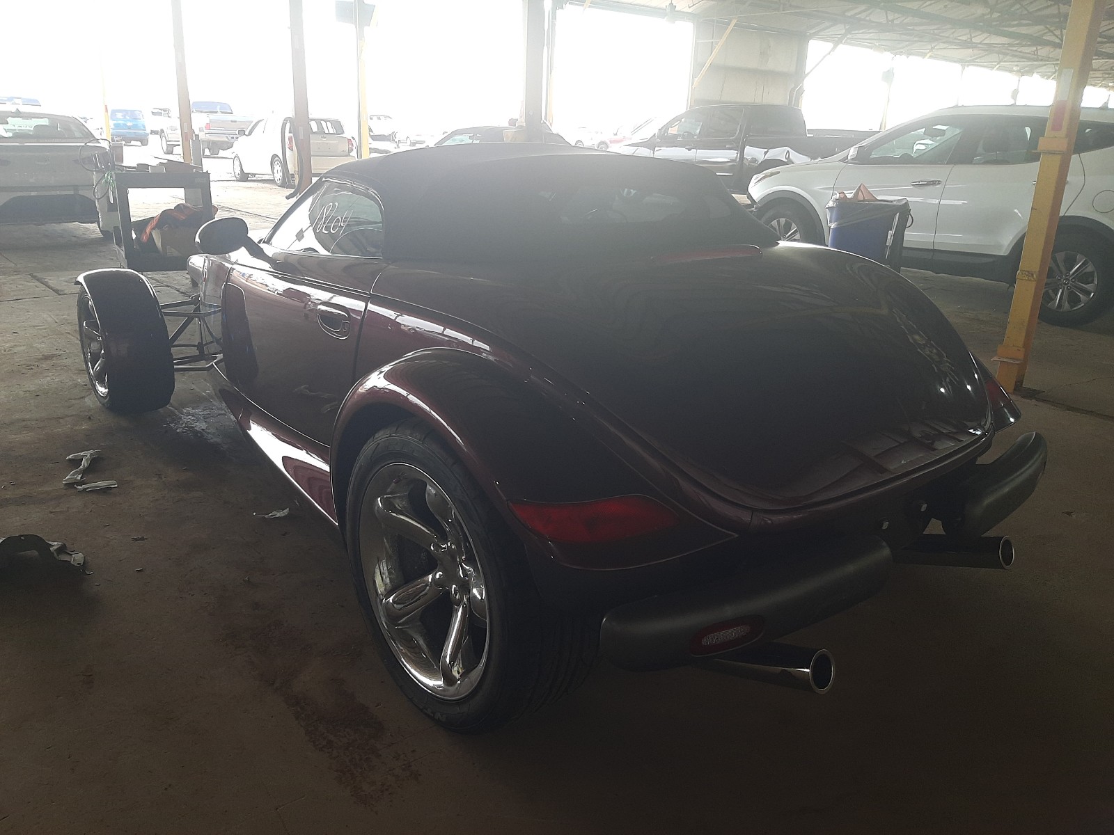 Photo 2 VIN: 1P3EW65G3XV500213 - PLYMOUTH PROWLER 