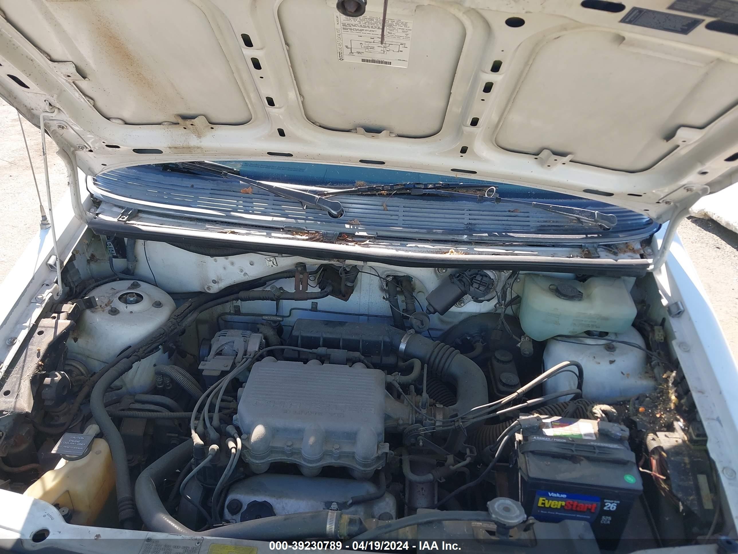Photo 9 VIN: 1P4GH4438NX111425 - PLYMOUTH LASER 