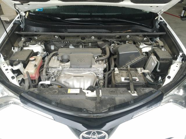 Photo 6 VIN: 1TMWFREV6GJ060533 - TOYOTA RAV4 XLE 