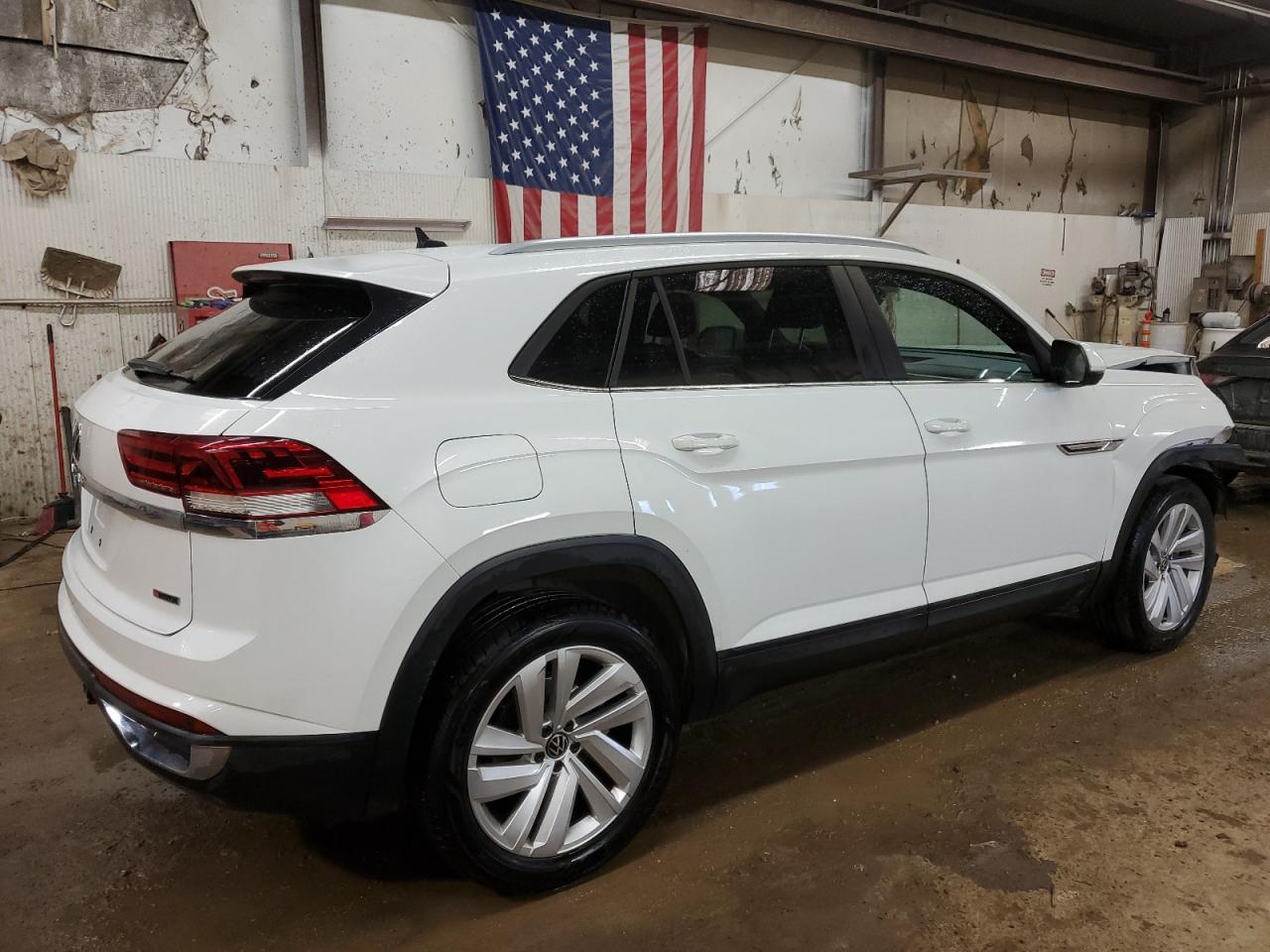 Photo 2 VIN: 1V26E2CA6LC213810 - VOLKSWAGEN ATLAS 