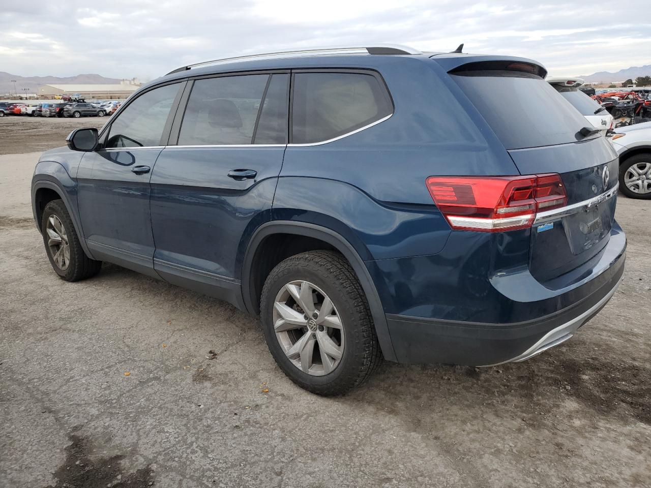 Photo 1 VIN: 1V2AP2CA7JC601047 - VOLKSWAGEN ATLAS 