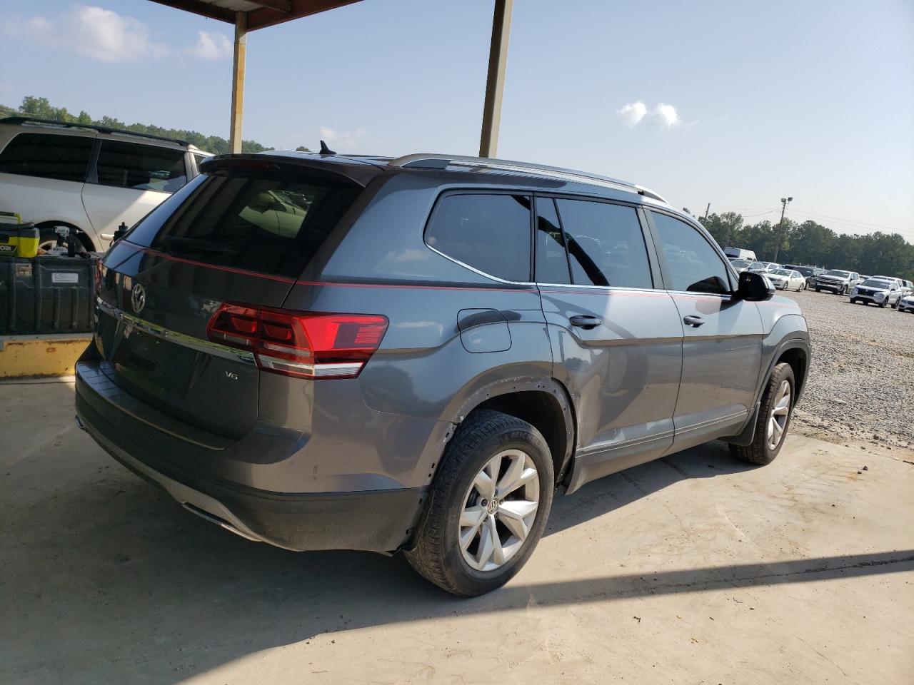 Photo 2 VIN: 1V2AR2CA6JC519174 - VOLKSWAGEN ATLAS 