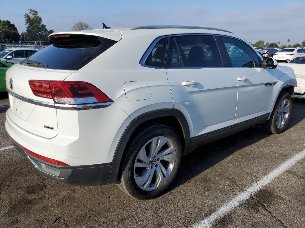 Photo 2 VIN: 1V2BC2CA2MC215740 - VOLKSWAGEN ATLAS 