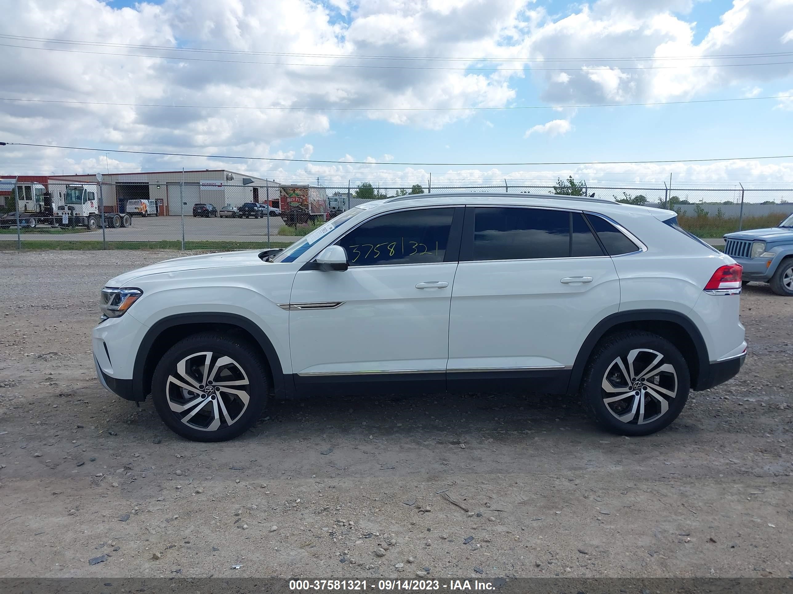 Photo 14 VIN: 1V2BE2CA3NC212633 - VOLKSWAGEN ATLAS CROSS SPORT 