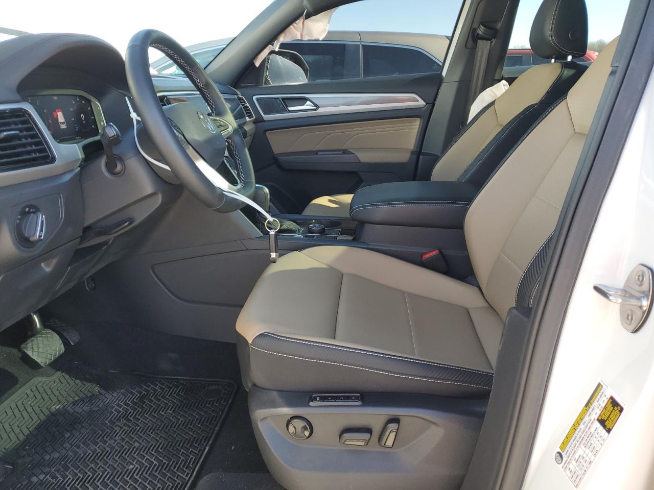 Photo 6 VIN: 1V2BE2CA8NC216631 - VOLKSWAGEN ATLAS 