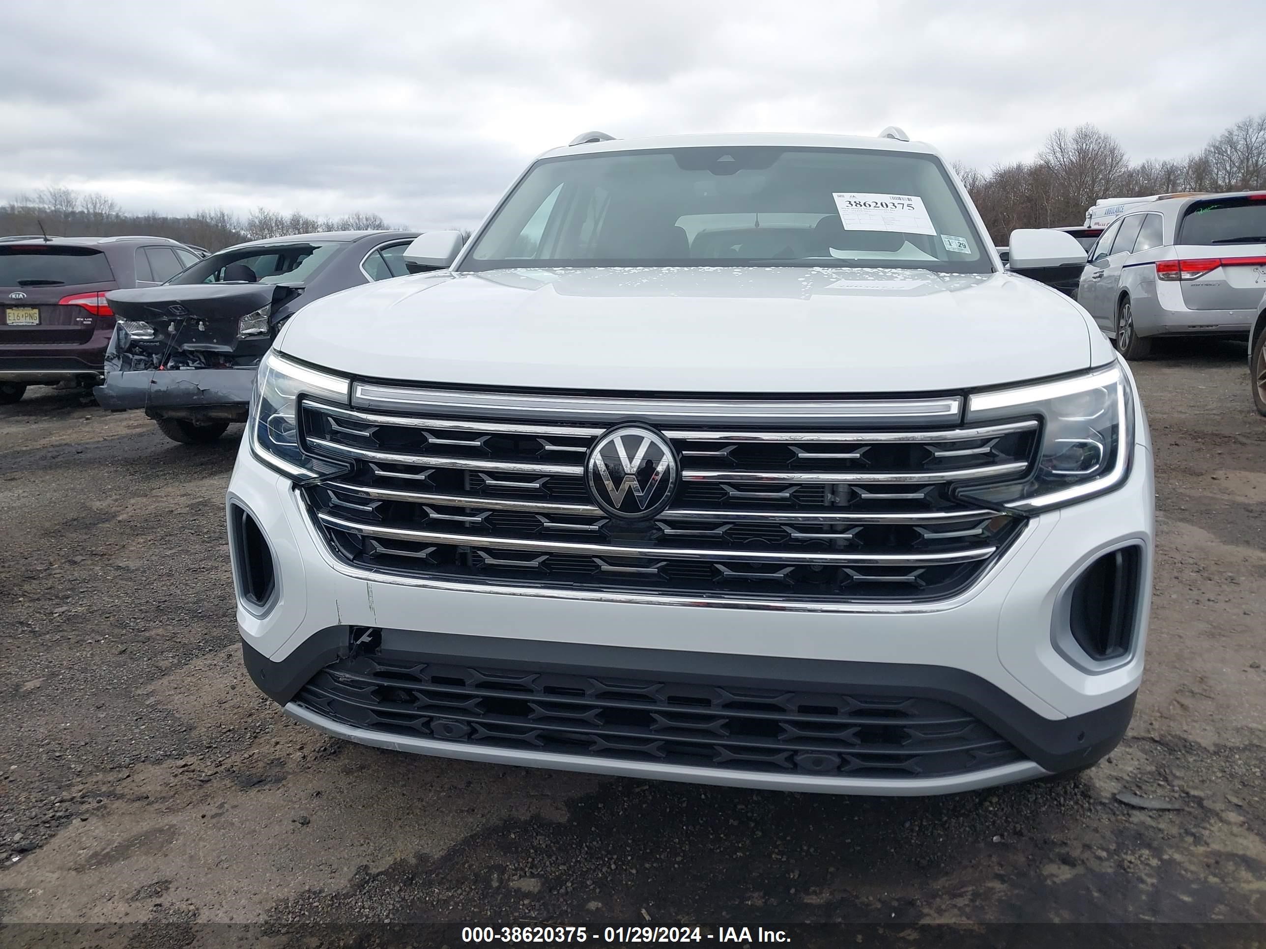 Photo 11 VIN: 1V2BR2CA1RC517896 - VOLKSWAGEN ATLAS 