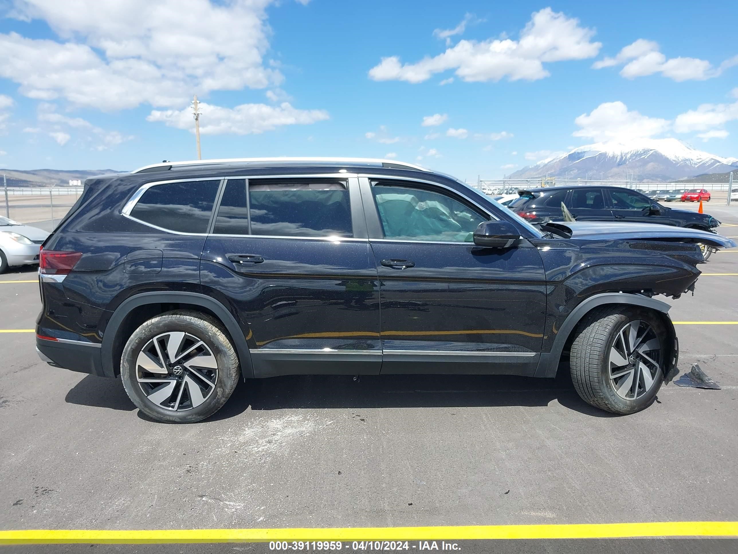 Photo 12 VIN: 1V2BR2CA4RC547569 - VOLKSWAGEN ATLAS 