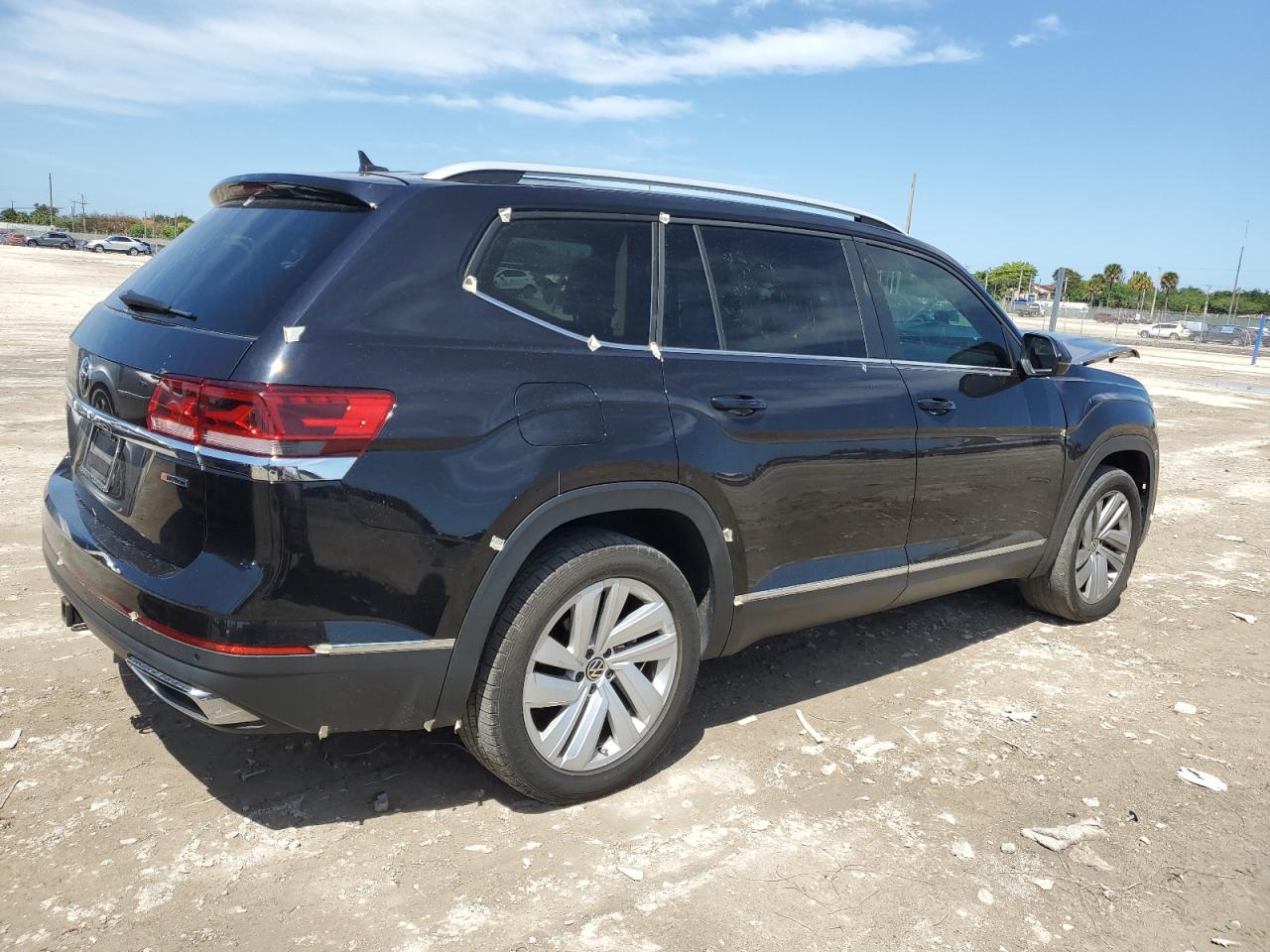 Photo 2 VIN: 1V2BR2CA8MC516575 - VOLKSWAGEN ATLAS 