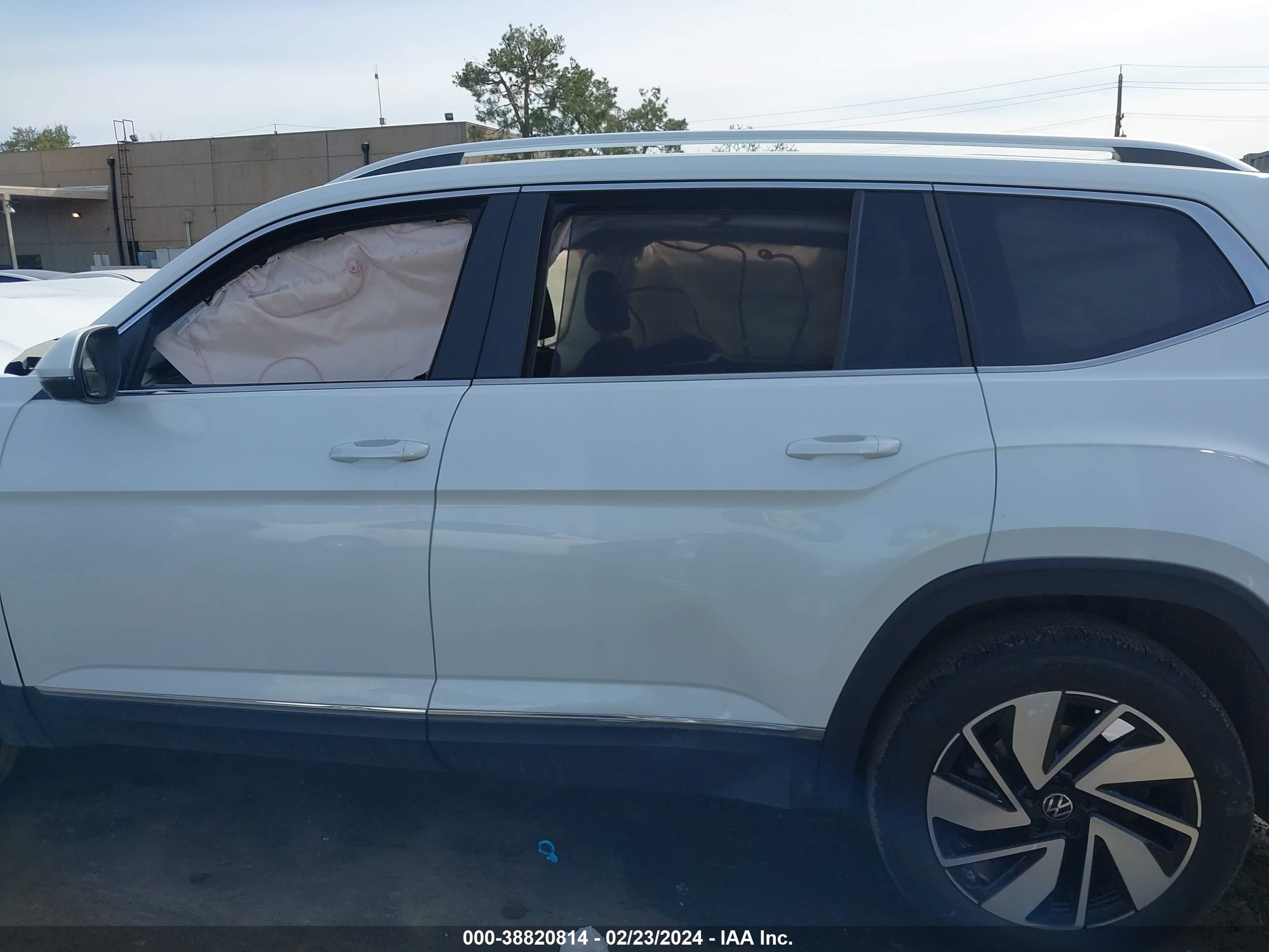 Photo 13 VIN: 1V2BR2CA8RC514753 - VOLKSWAGEN ATLAS 