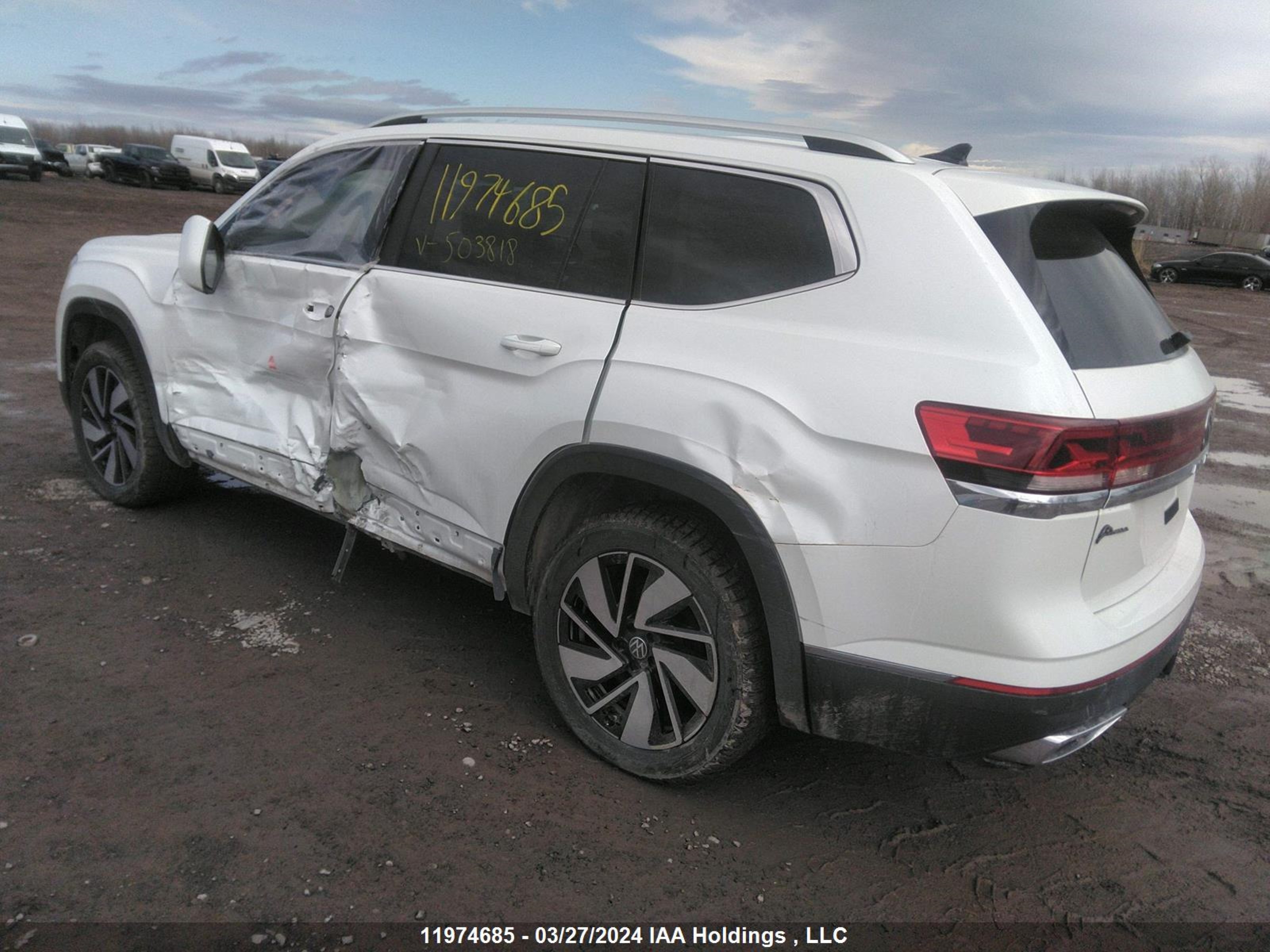 Photo 2 VIN: 1V2BR2CAXRC503818 - VOLKSWAGEN ATLAS 