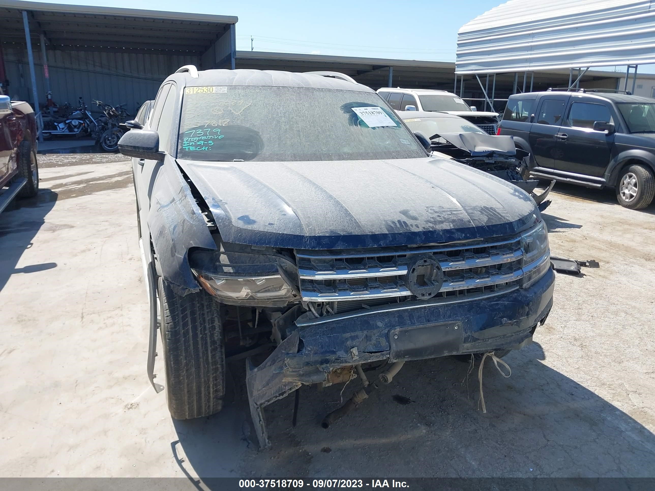 Photo 12 VIN: 1V2CR2CA3JC557812 - VOLKSWAGEN ATLAS 