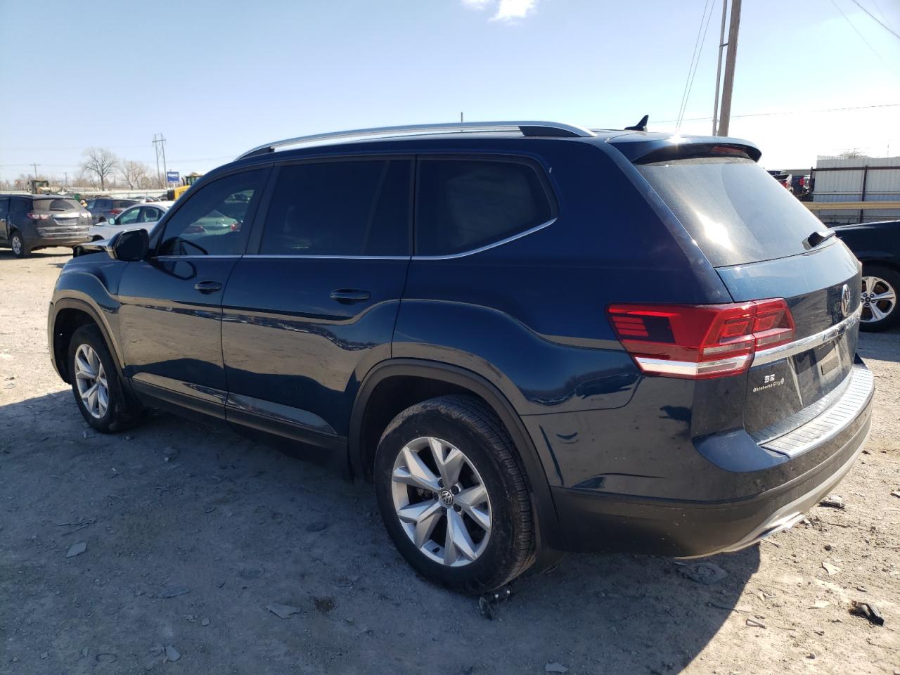 Photo 1 VIN: 1V2CR2CA3JC587473 - VOLKSWAGEN ATLAS 