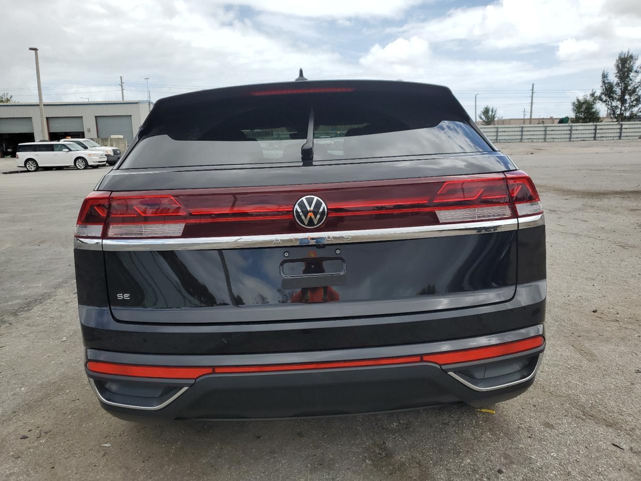 Photo 5 VIN: 1V2DE2CA4RC204037 - VOLKSWAGEN ATLAS 