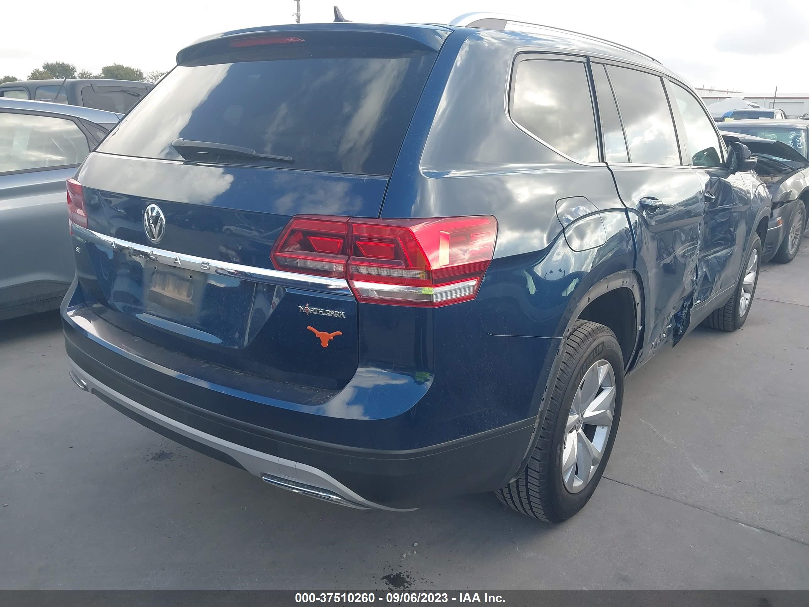 Photo 3 VIN: 1V2DP2CA6KC619358 - VOLKSWAGEN ATLAS 