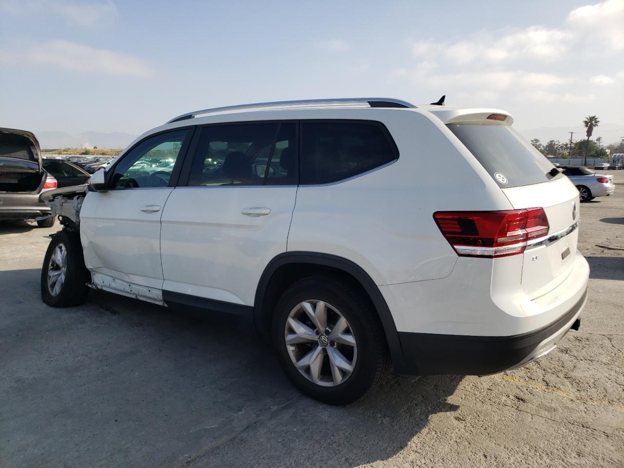 Photo 1 VIN: 1V2DR2CA0KC598274 - VOLKSWAGEN ATLAS 