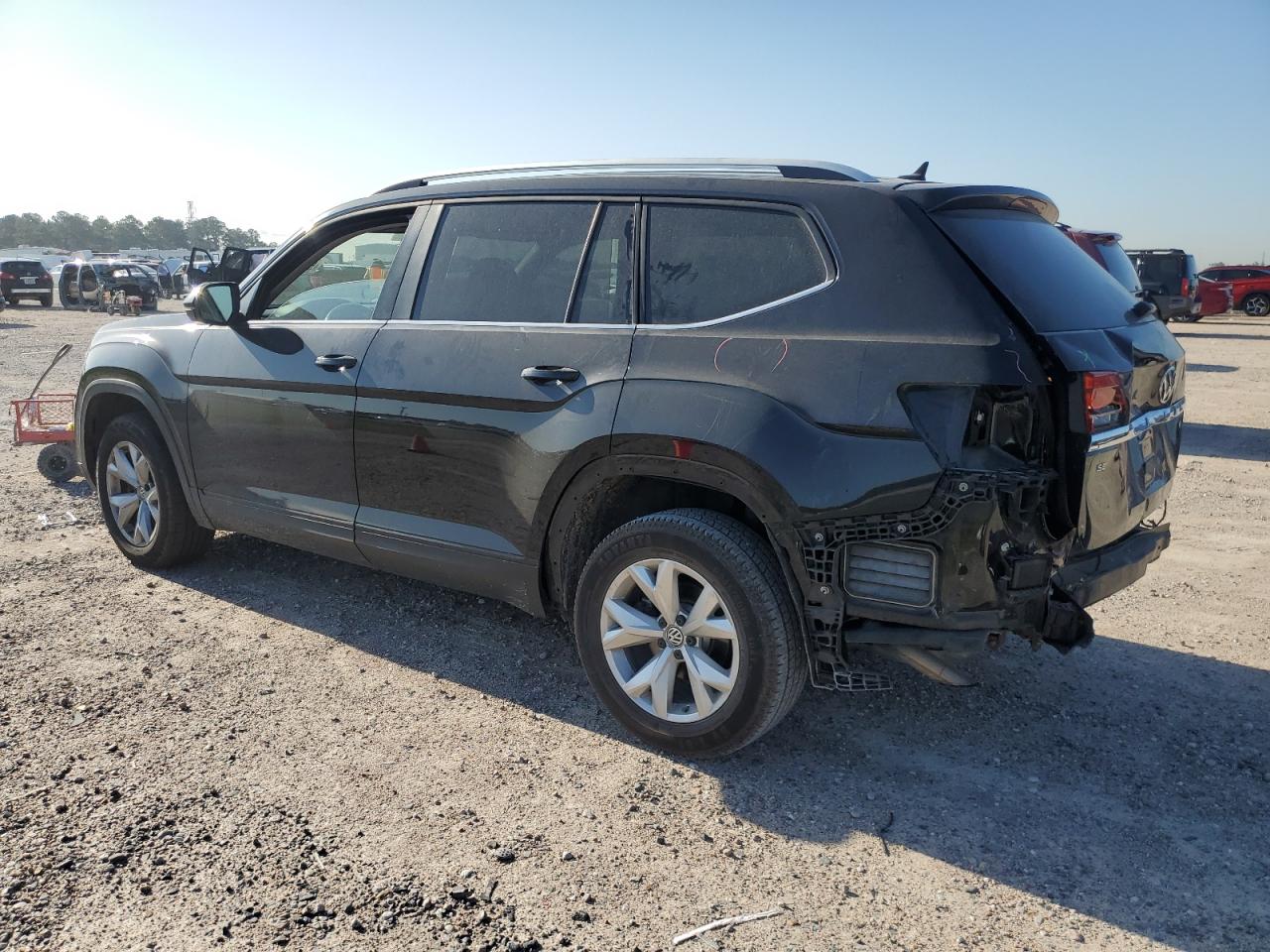 Photo 1 VIN: 1V2DR2CA1JC548255 - VOLKSWAGEN ATLAS 