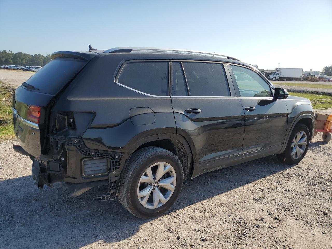 Photo 2 VIN: 1V2DR2CA1JC548255 - VOLKSWAGEN ATLAS 