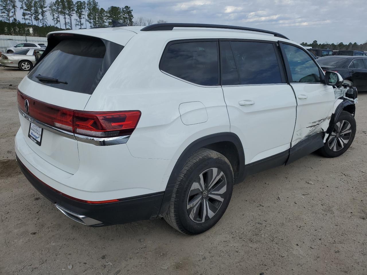 Photo 2 VIN: 1V2DR2CA2RC509931 - VOLKSWAGEN ATLAS 