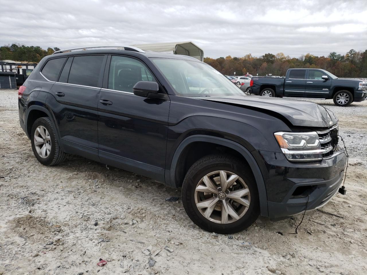 Photo 3 VIN: 1V2DR2CA6JC531077 - VOLKSWAGEN ATLAS 