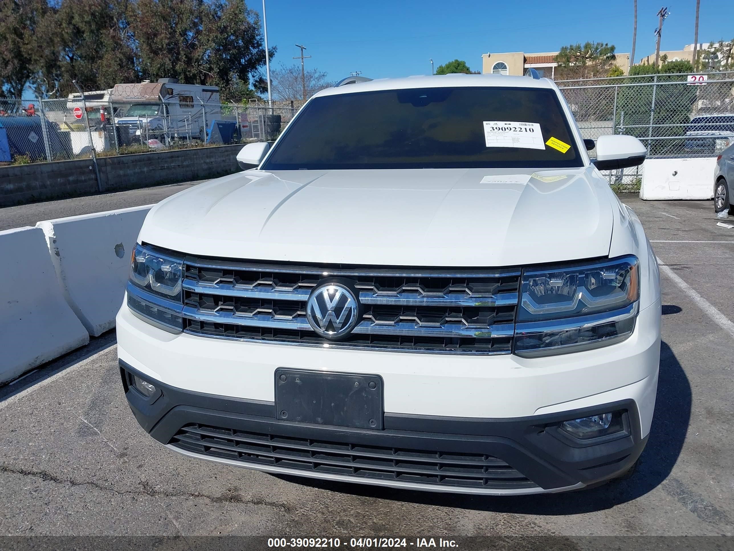 Photo 11 VIN: 1V2DR2CA7JC502476 - VOLKSWAGEN ATLAS 