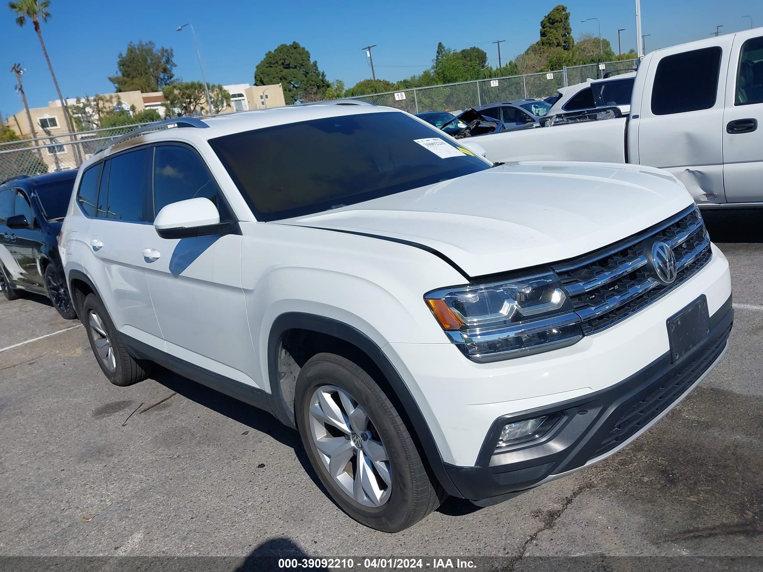 Photo 12 VIN: 1V2DR2CA7JC502476 - VOLKSWAGEN ATLAS 