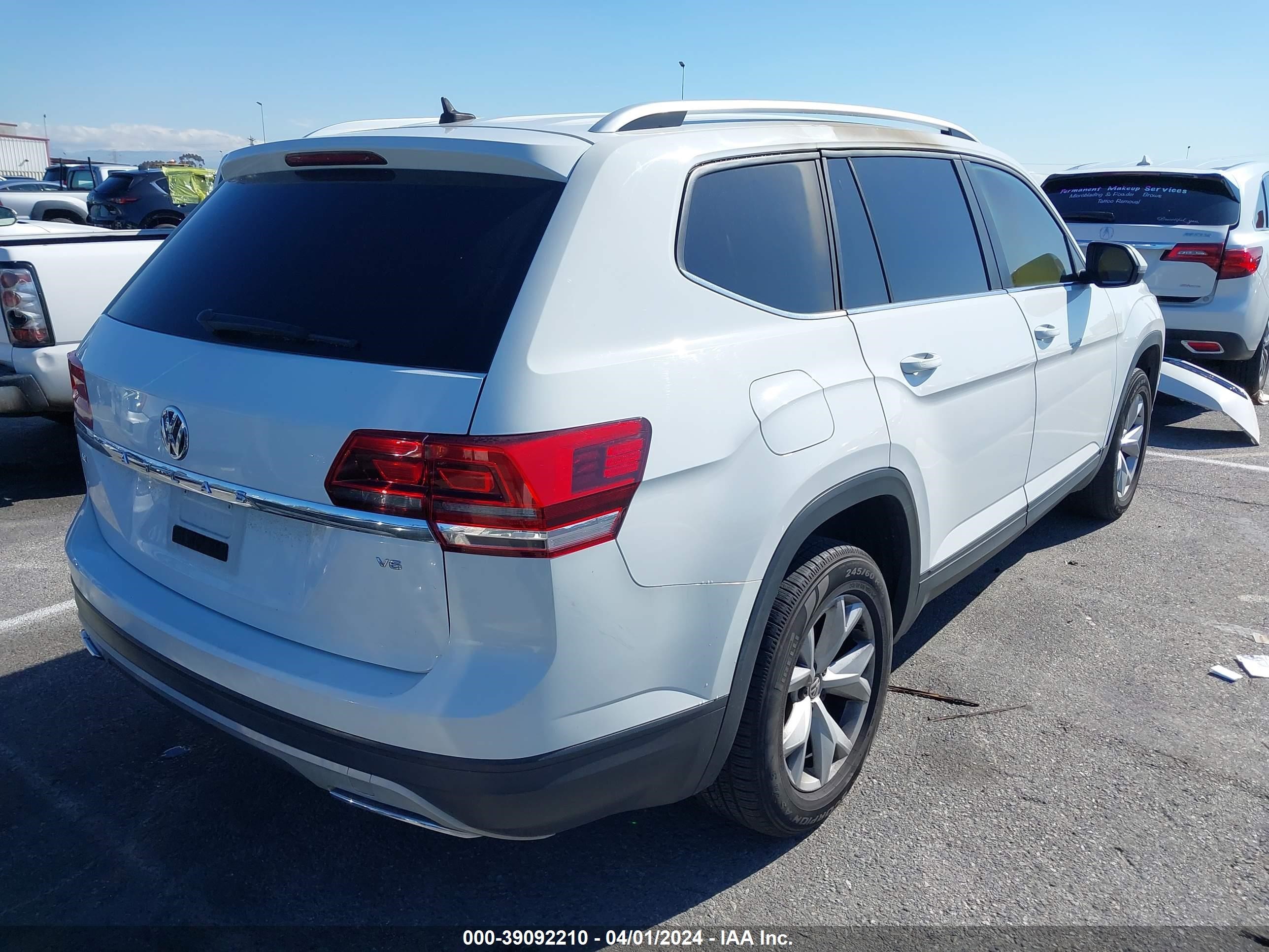 Photo 3 VIN: 1V2DR2CA7JC502476 - VOLKSWAGEN ATLAS 