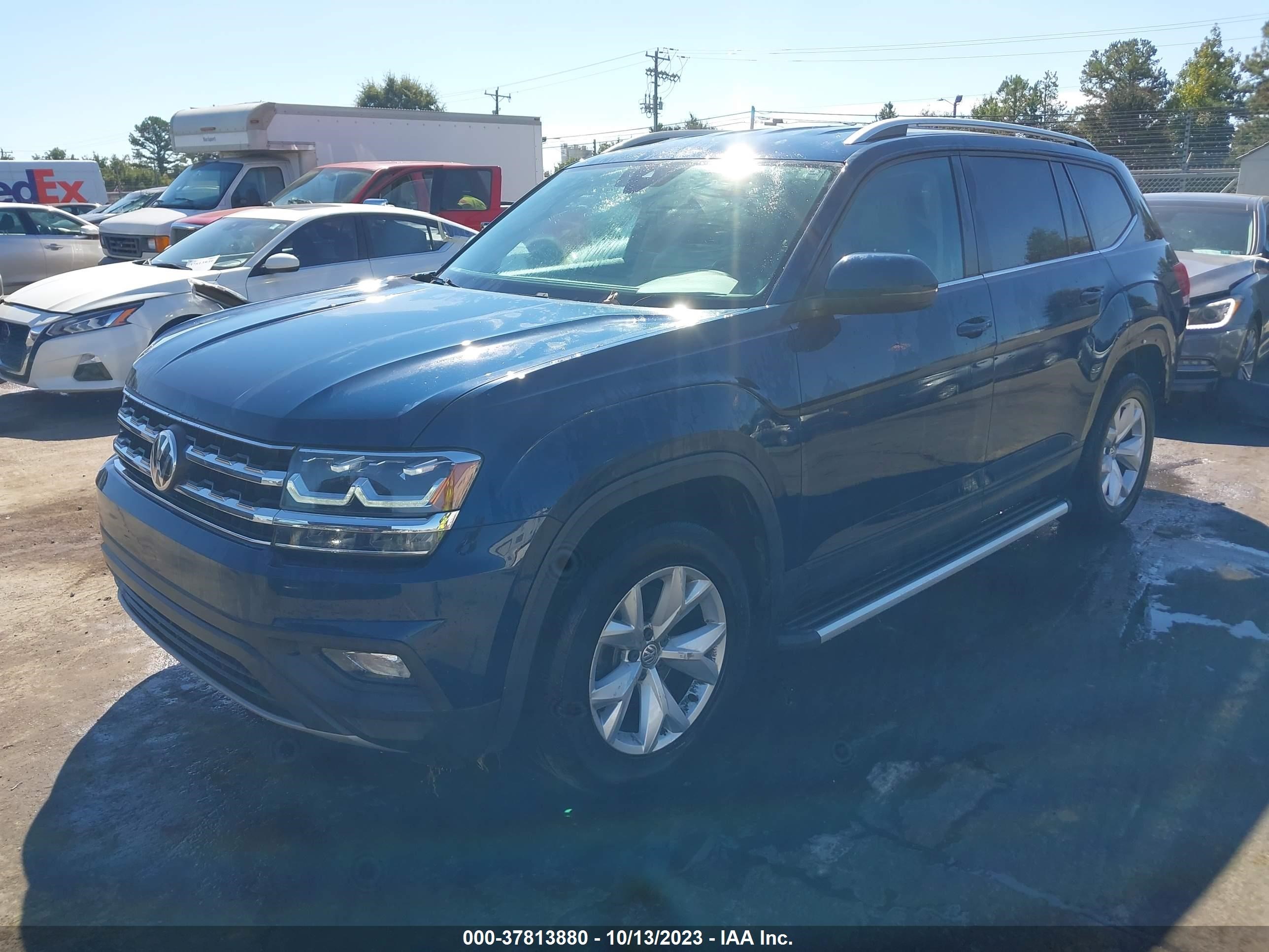 Photo 1 VIN: 1V2DR2CA7JC552844 - VOLKSWAGEN ATLAS 