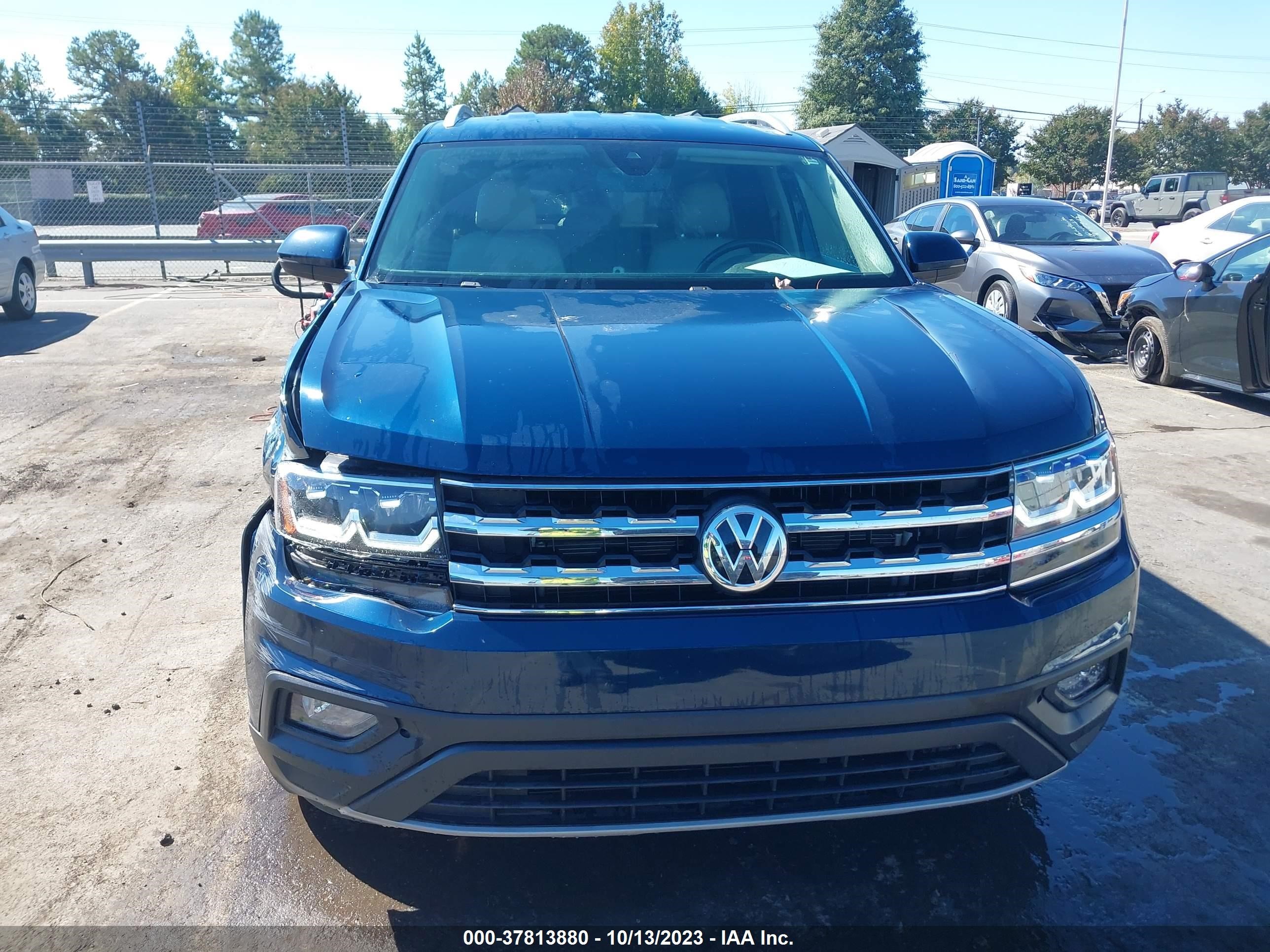 Photo 12 VIN: 1V2DR2CA7JC552844 - VOLKSWAGEN ATLAS 