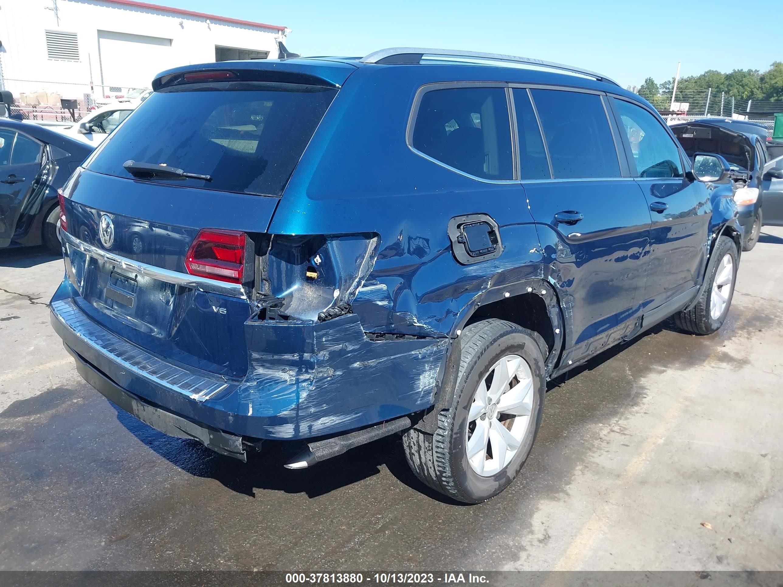 Photo 3 VIN: 1V2DR2CA7JC552844 - VOLKSWAGEN ATLAS 