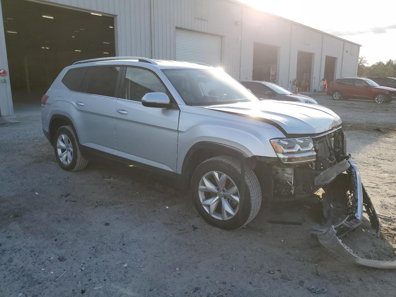 Photo 3 VIN: 1V2DR2CA7KC582069 - VOLKSWAGEN ATLAS 