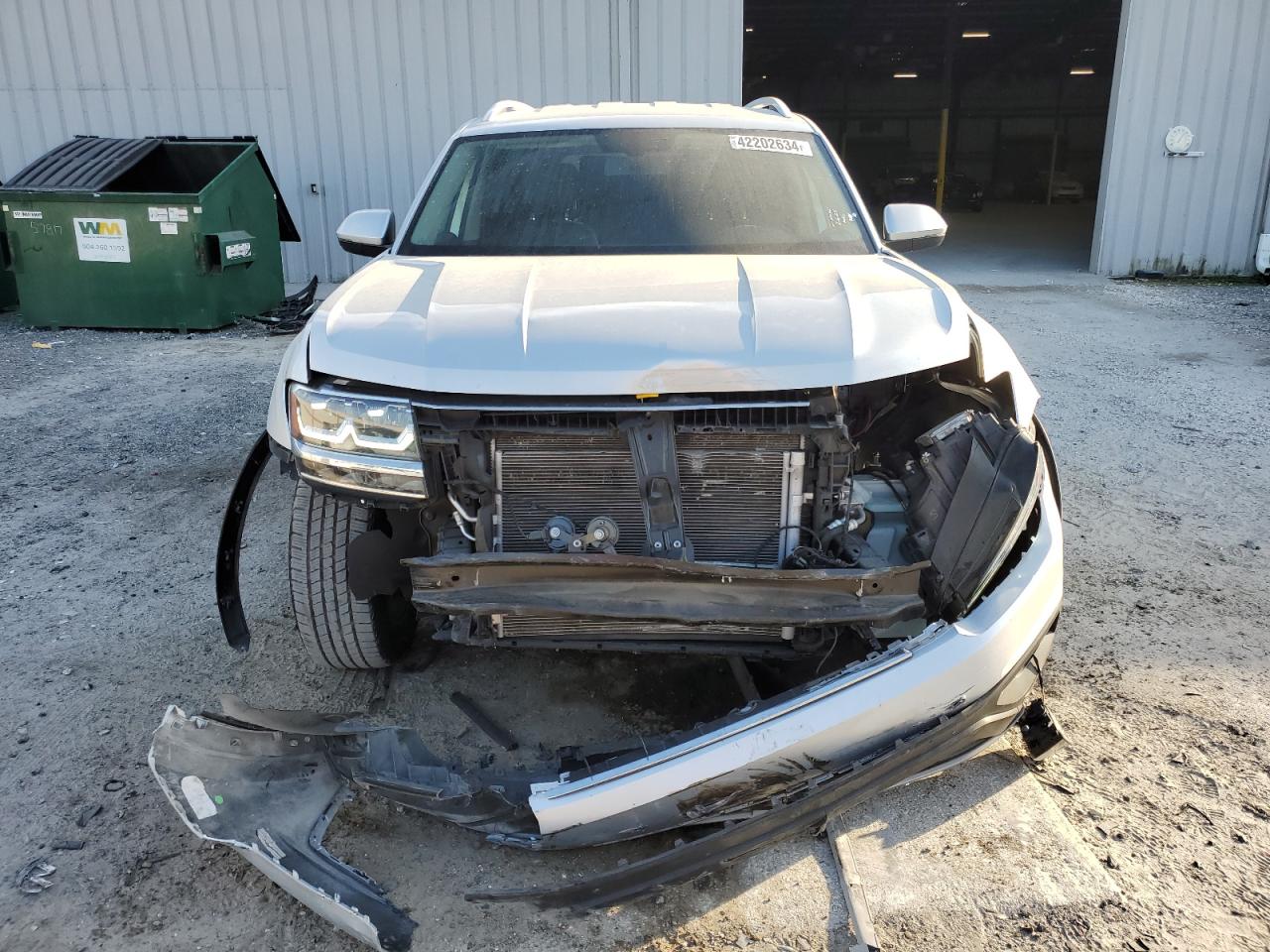 Photo 4 VIN: 1V2DR2CA7KC582069 - VOLKSWAGEN ATLAS 