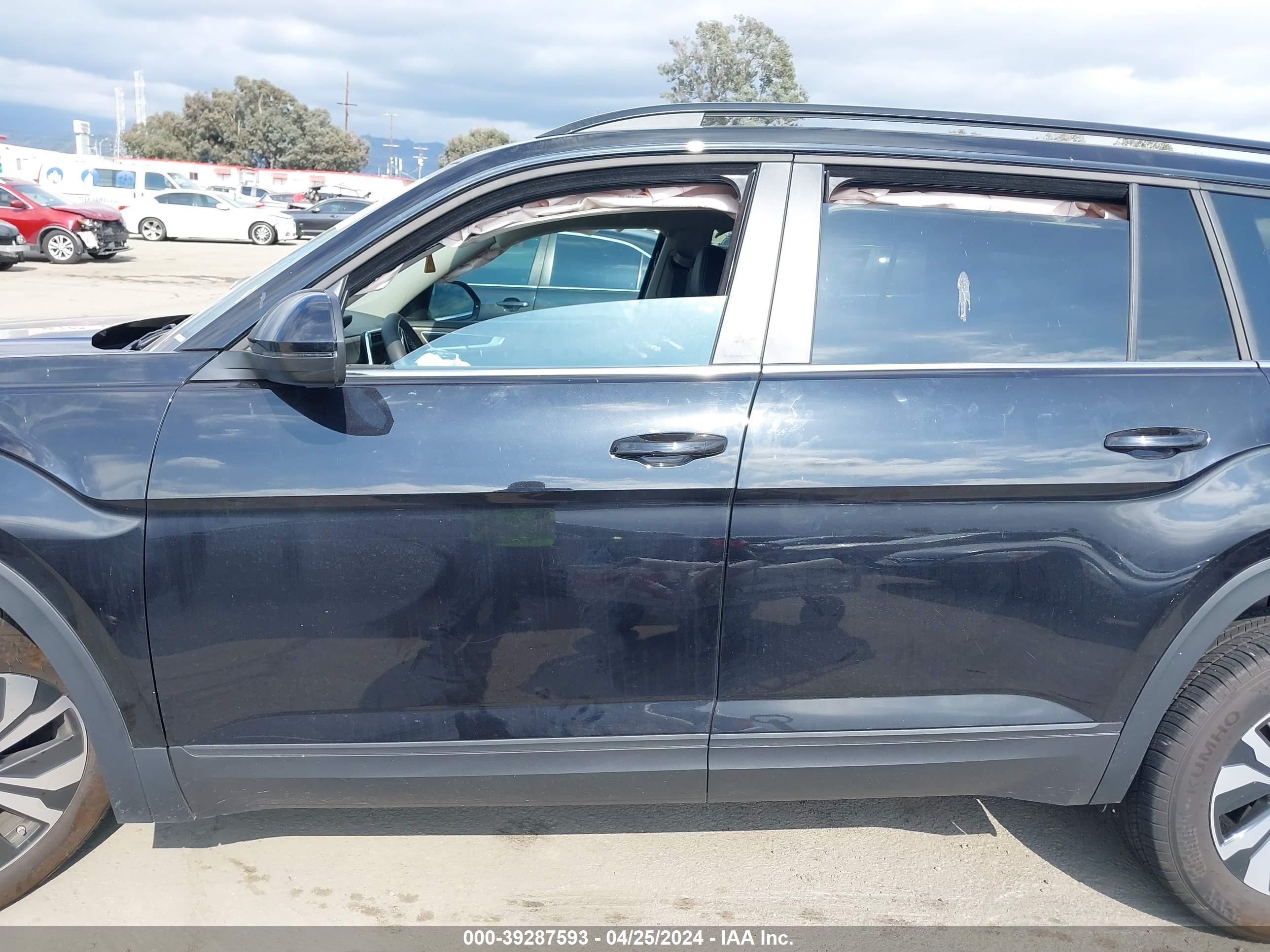 Photo 13 VIN: 1V2DR2CA9RC517556 - VOLKSWAGEN ATLAS 