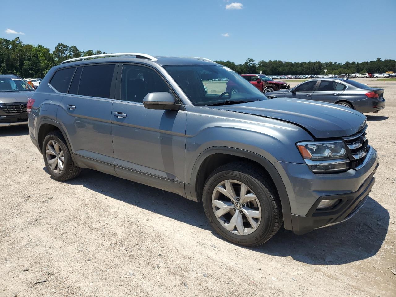 Photo 3 VIN: 1V2DR2CAXKC516759 - VOLKSWAGEN ATLAS 