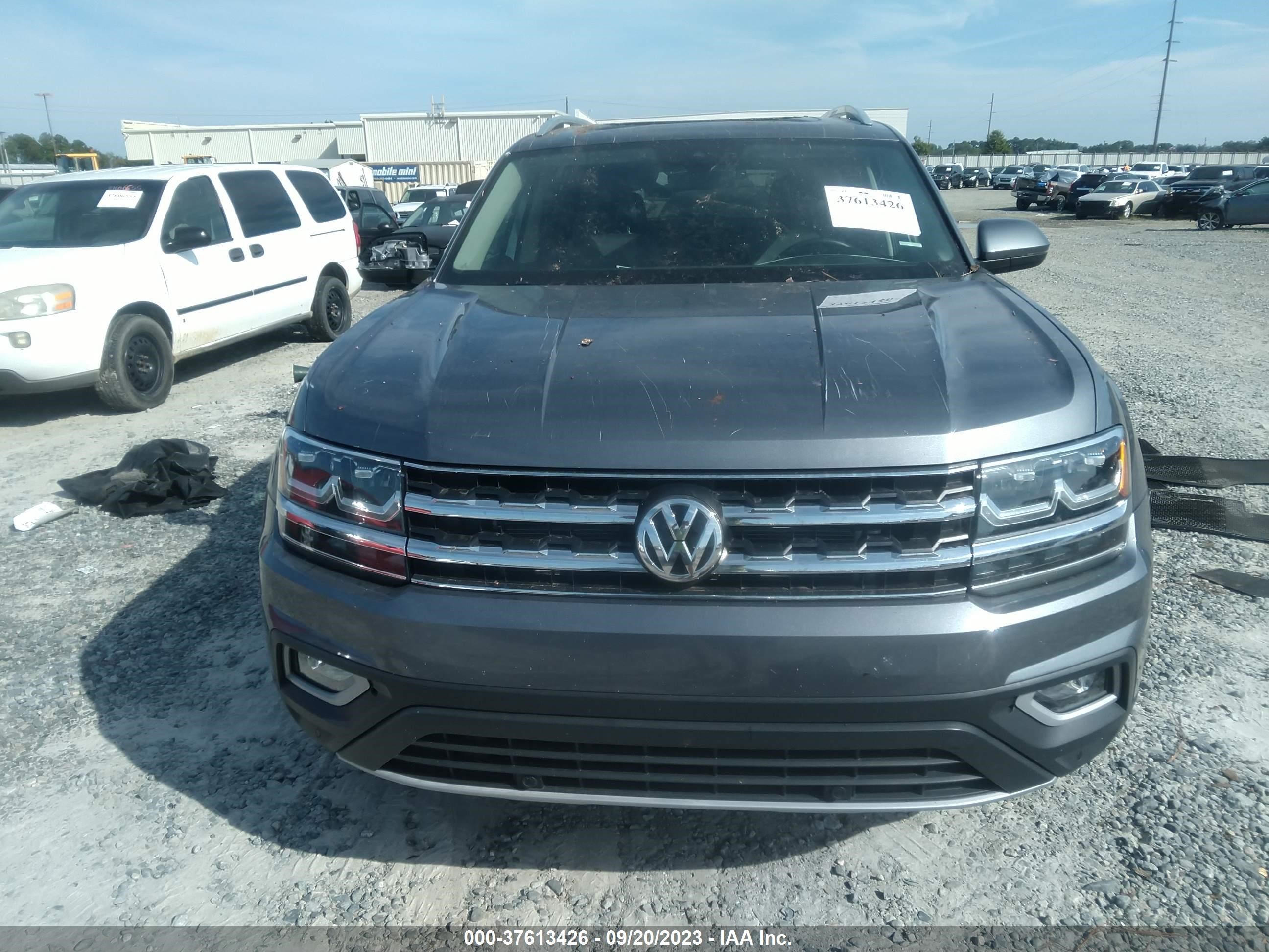 Photo 11 VIN: 1V2ER2CA0KC588977 - VOLKSWAGEN ATLAS 