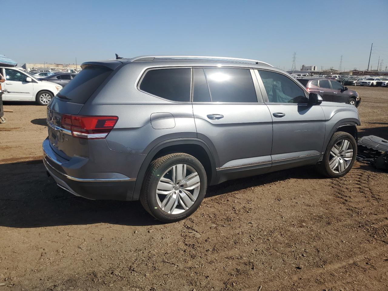 Photo 2 VIN: 1V2ER2CA1KC611506 - VOLKSWAGEN ATLAS 